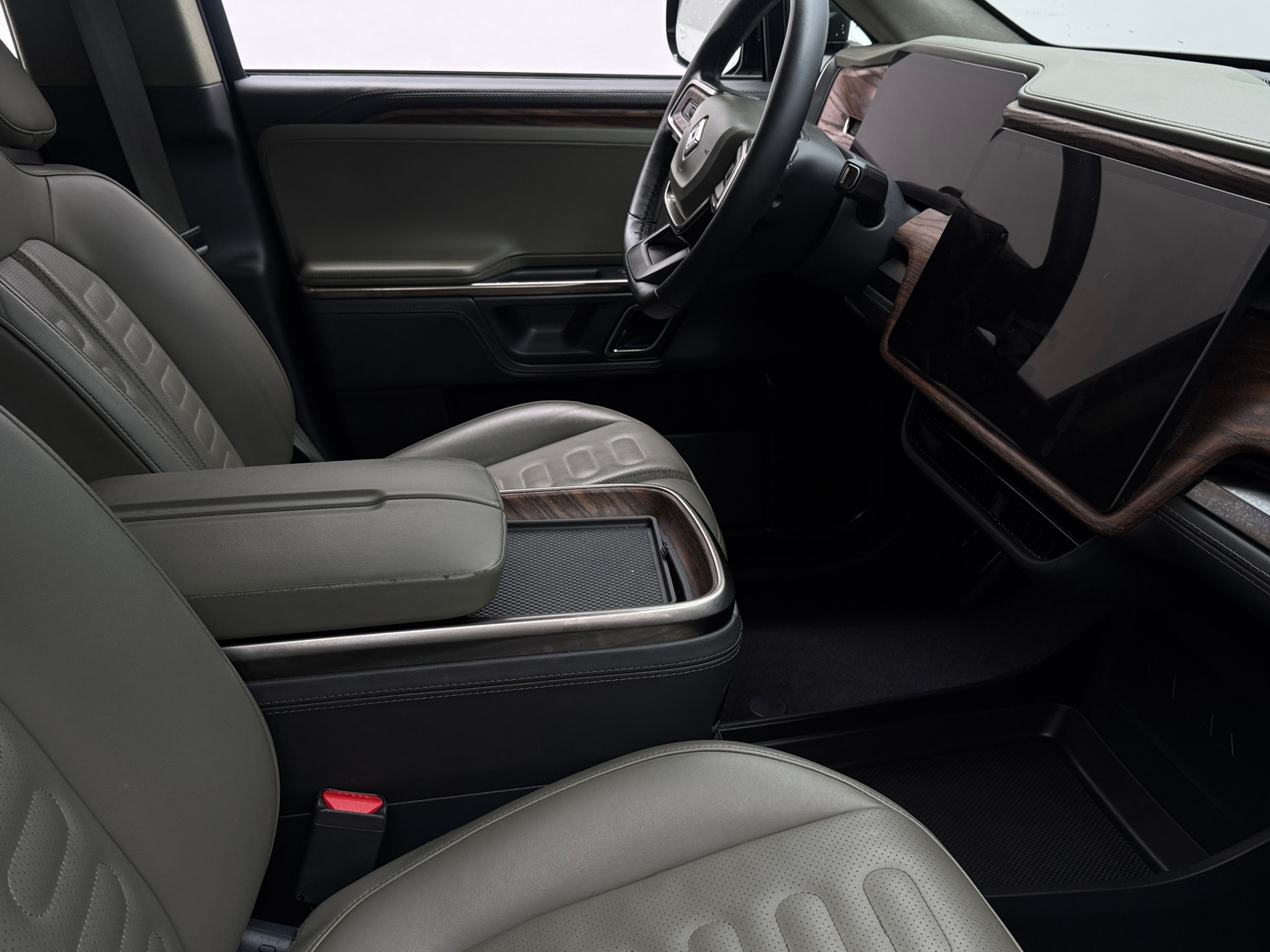 2022 Rivian R1T Adventure - Photo 7