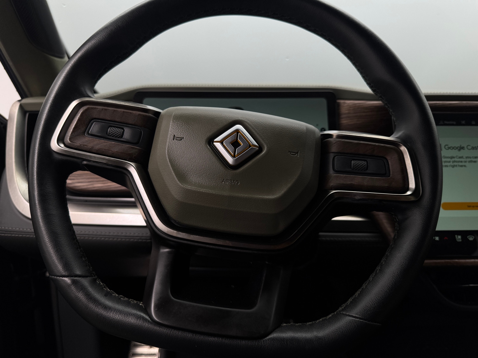 Thumbnail: 2022 Rivian R1T - 4