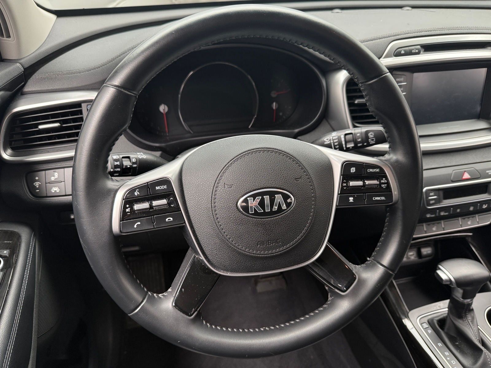 Thumbnail: 2019 Kia Sorento - 4