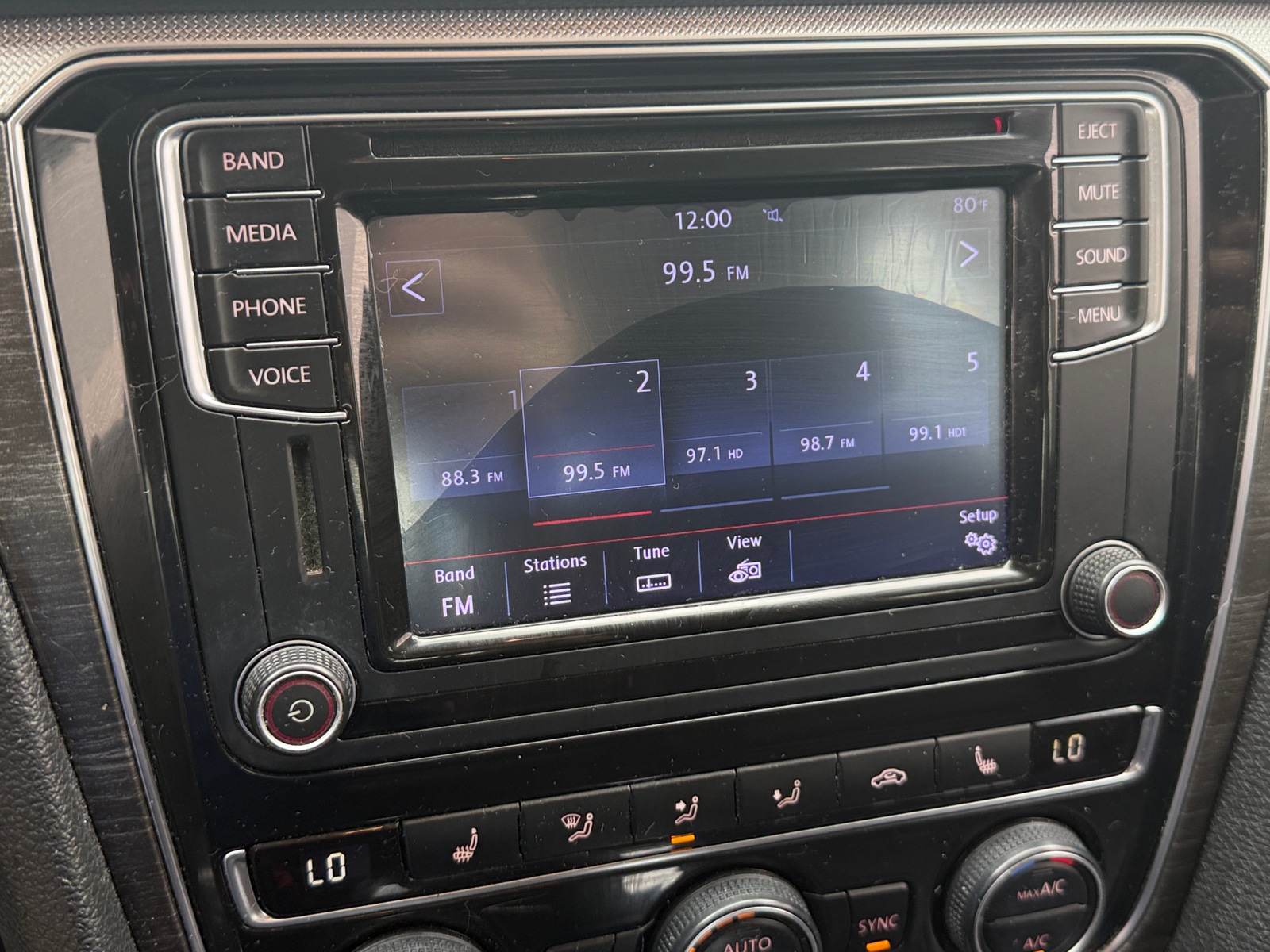 Thumbnail: 2016 Volkswagen Passat - 3