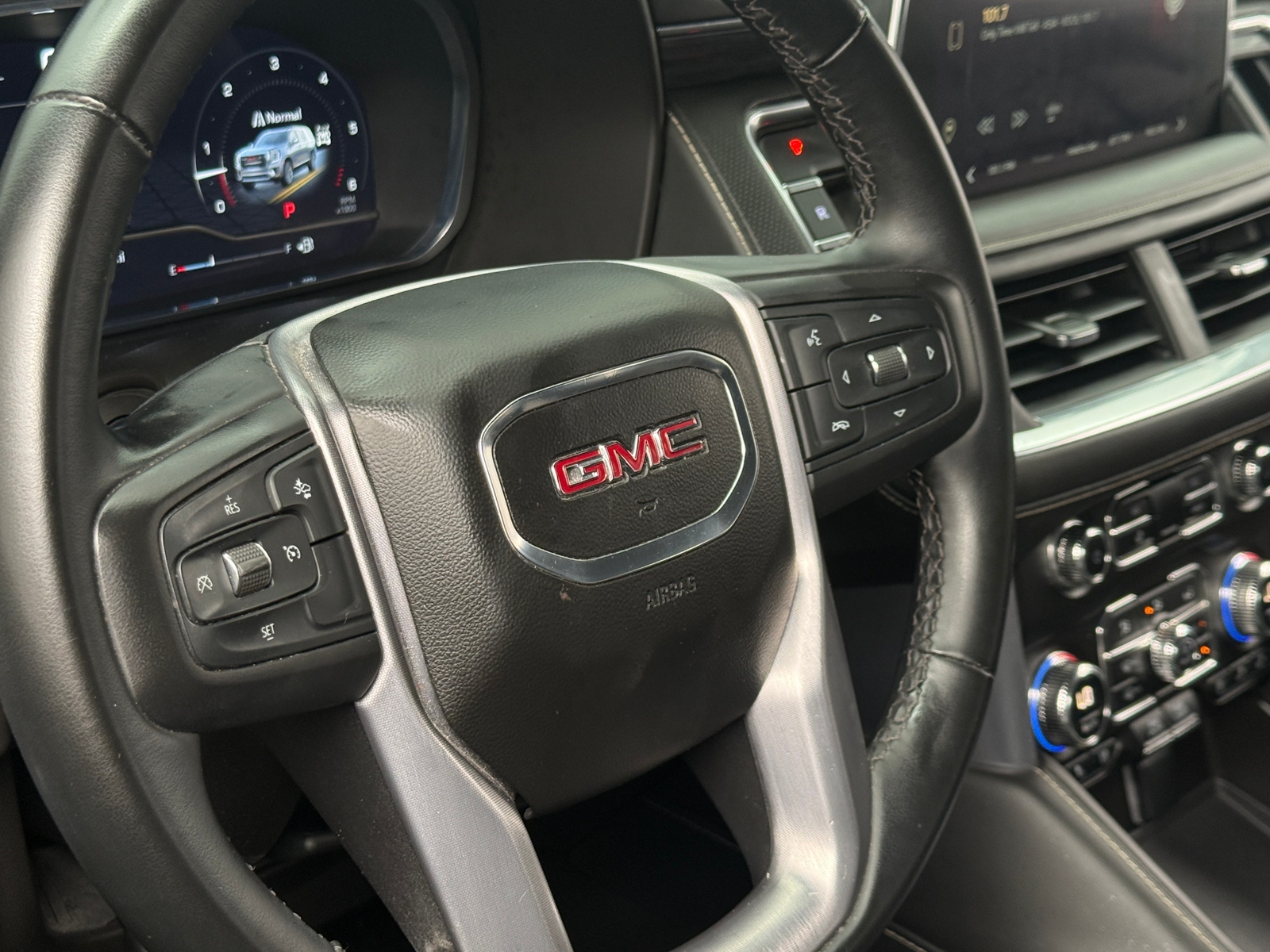 Thumbnail: 2023 GMC Yukon XL - 4