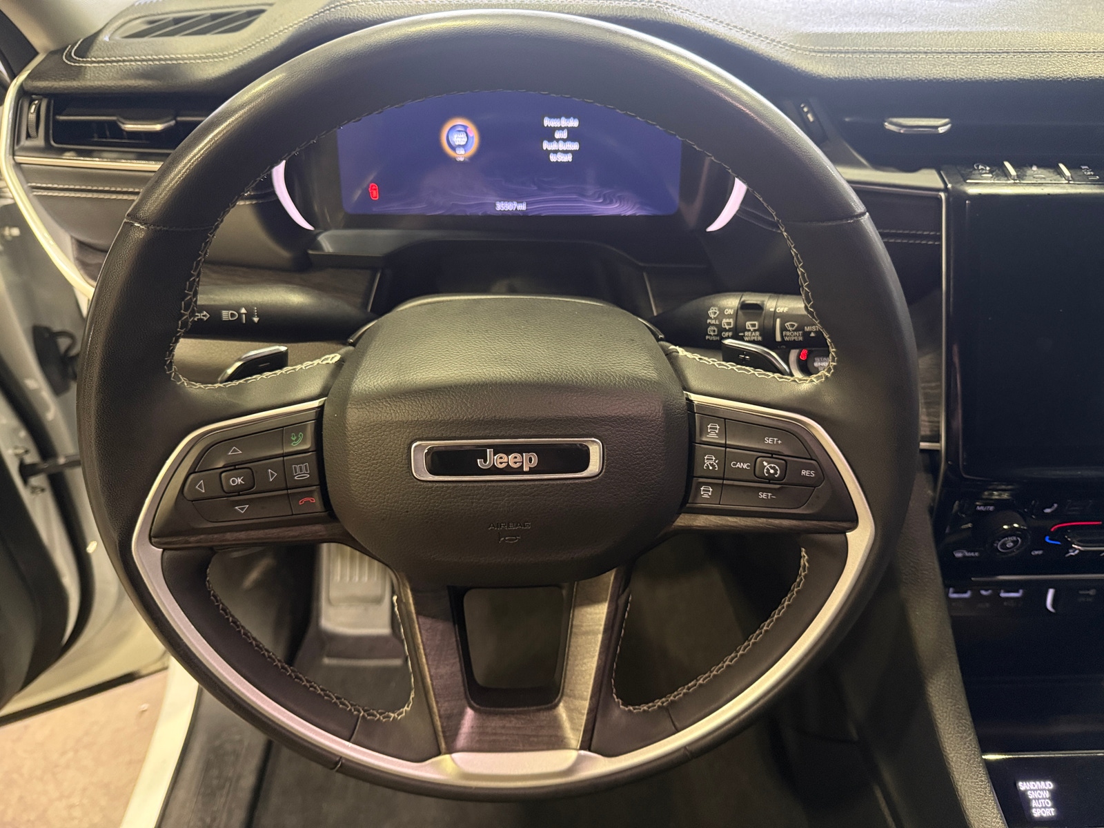 Thumbnail: 2023 Jeep Grand Cherokee L - 4