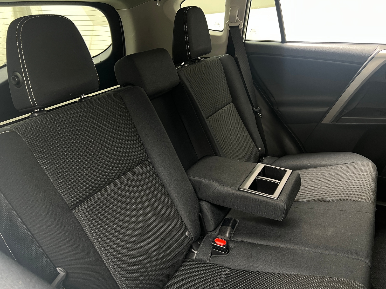 Thumbnail: 2018 Toyota RAV4 - 6