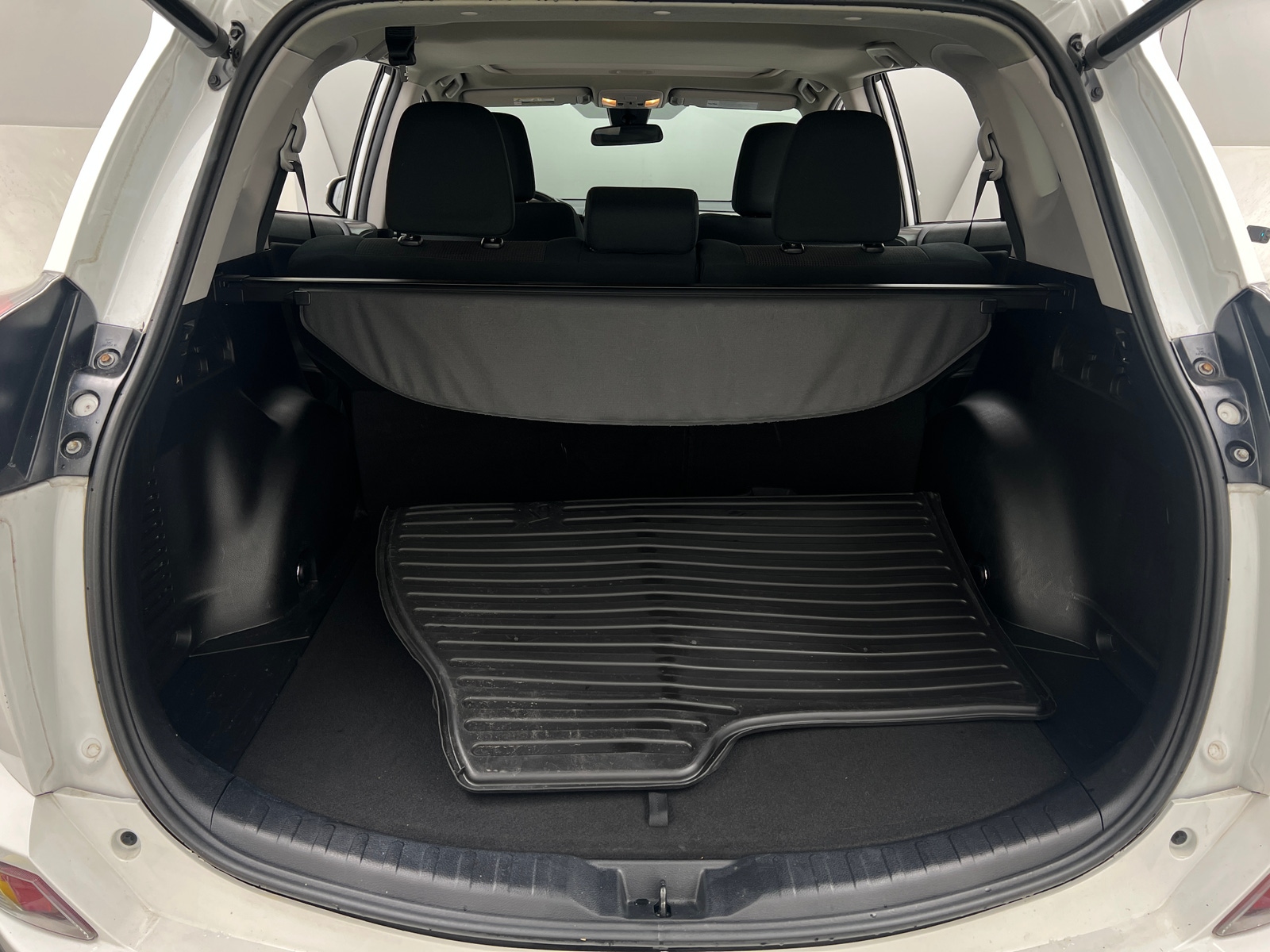 Thumbnail: 2018 Toyota RAV4 - 7