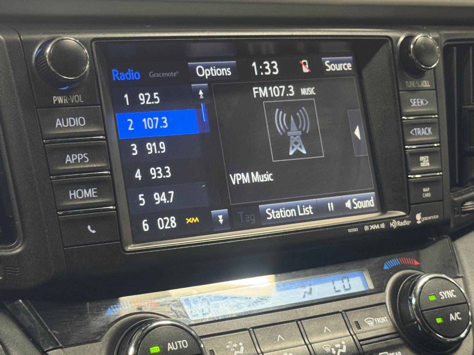 Thumbnail: 2018 Toyota RAV4 - 4