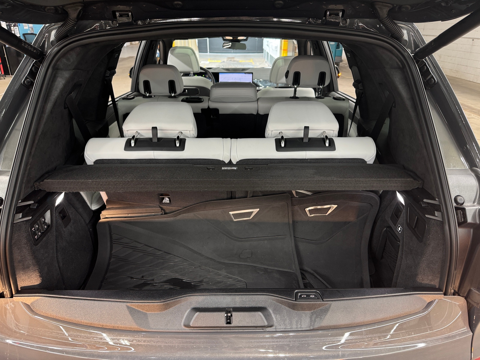 Thumbnail: 2025 BMW X7 - 6