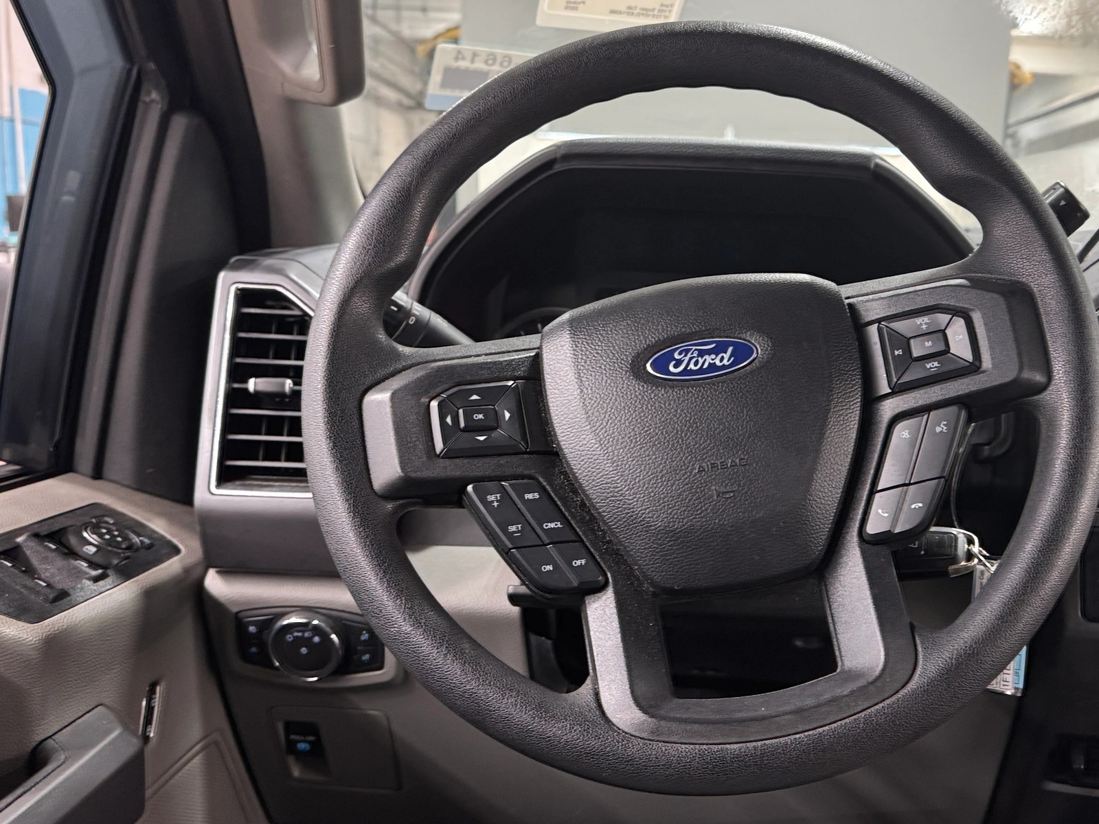 Thumbnail: 2020 Ford Econoline - 5