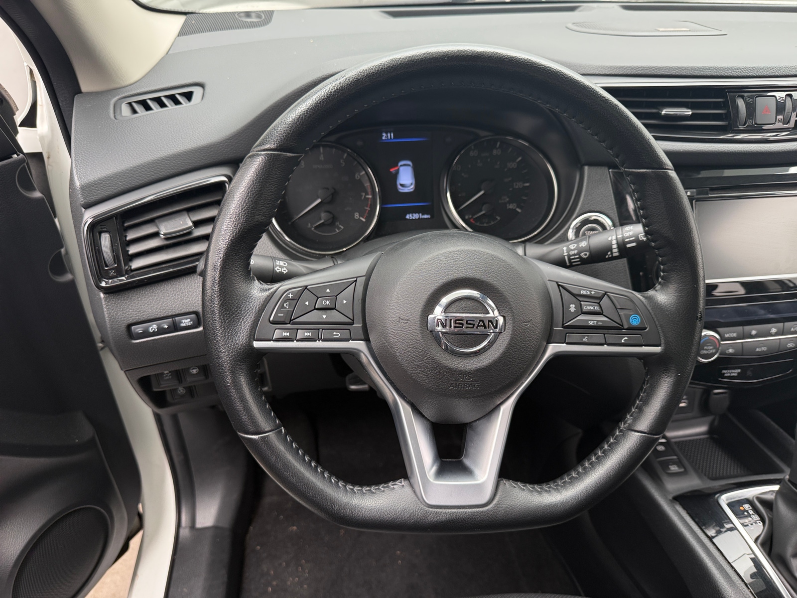 Thumbnail: 2022 Nissan Rogue Sport - 4