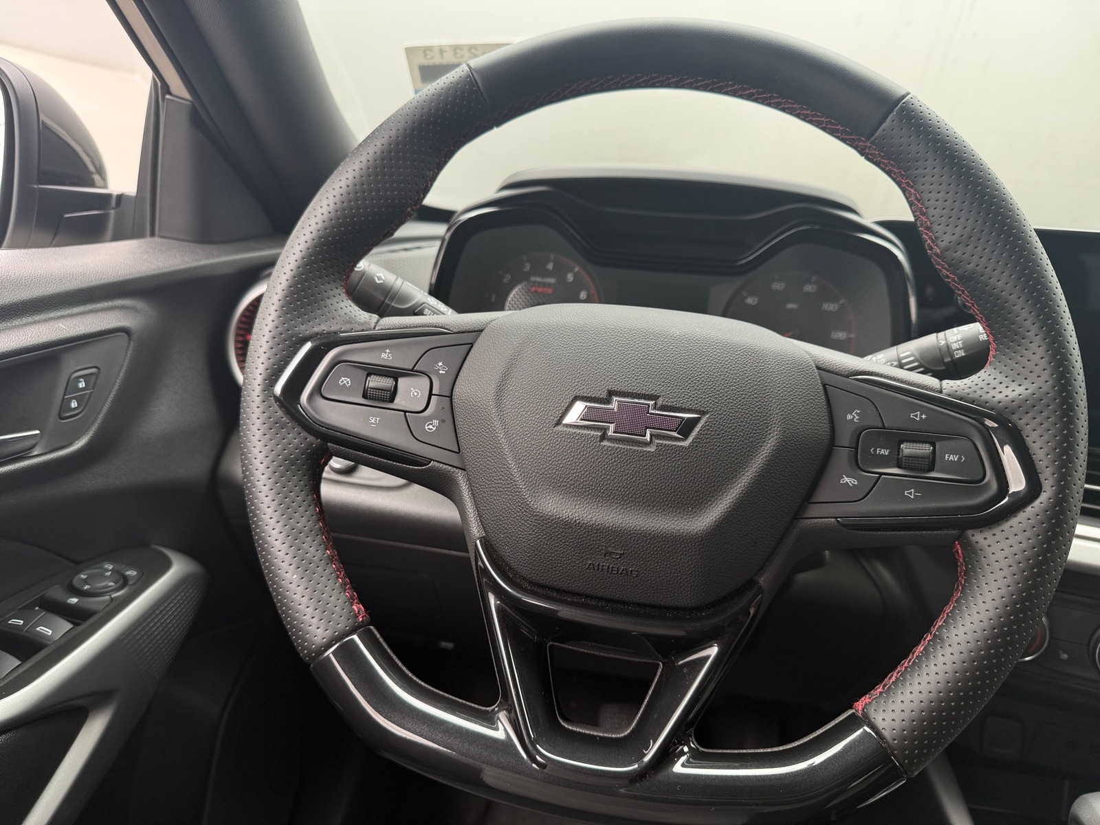 Thumbnail: 2026 Chevrolet Trax - 5