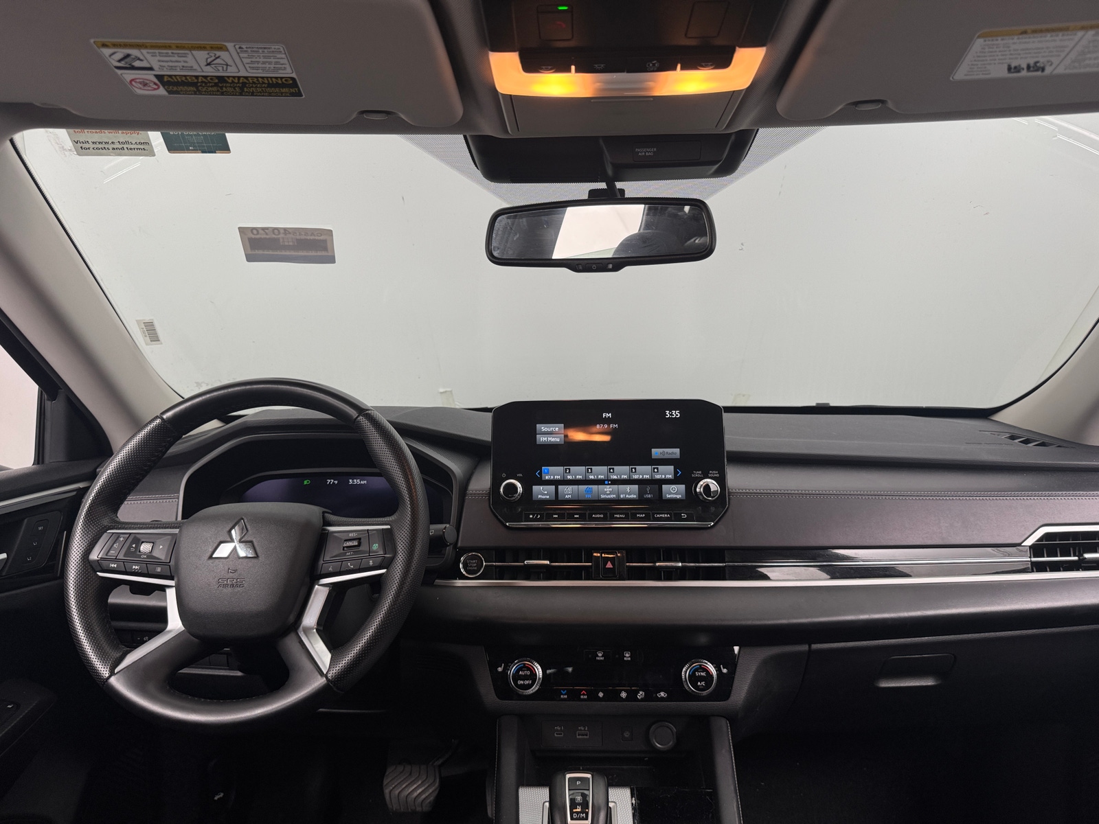 Thumbnail: 2024 Mitsubishi Outlander - 2
