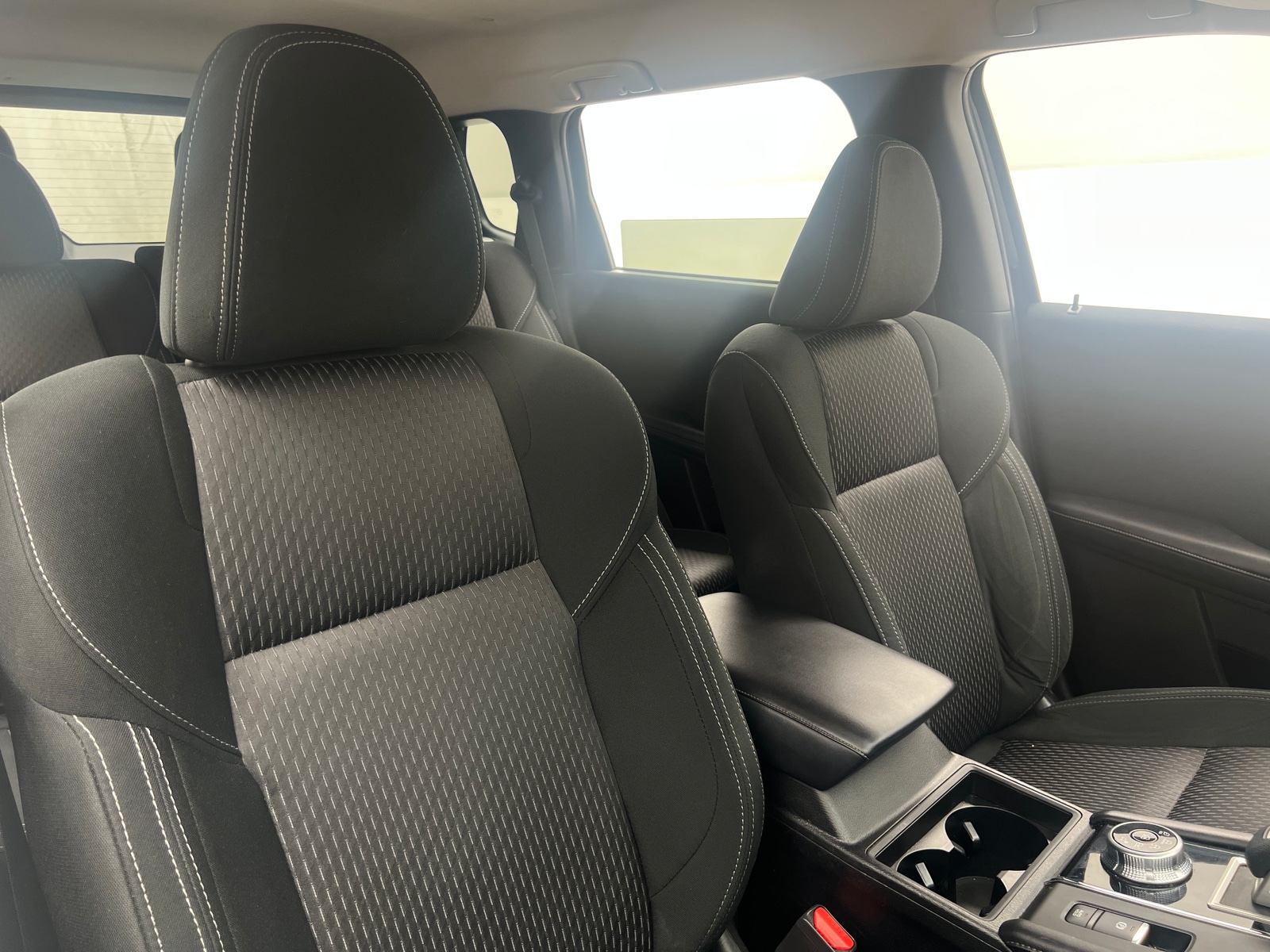 Thumbnail: 2024 Mitsubishi Outlander - 2