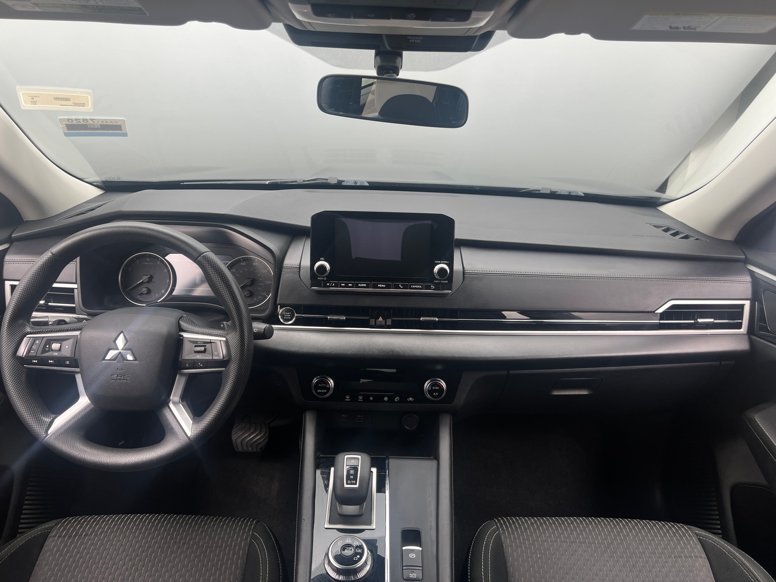 Thumbnail: 2024 Mitsubishi Outlander - 3