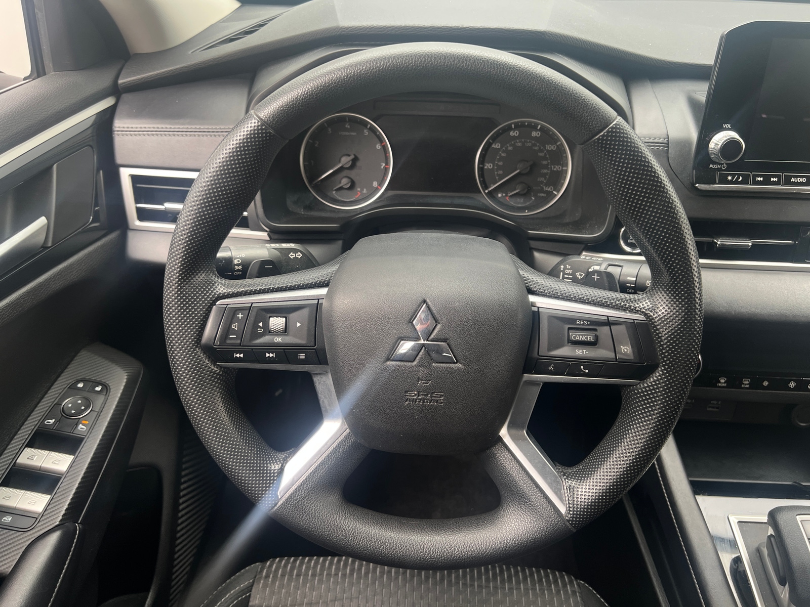 Thumbnail: 2024 Mitsubishi Outlander - 5