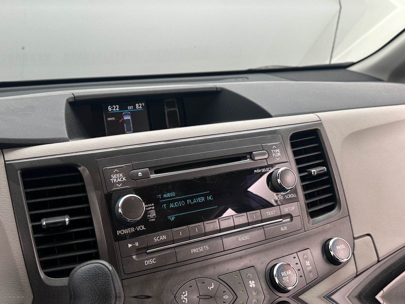 Thumbnail: 2012 Toyota Sienna - 4