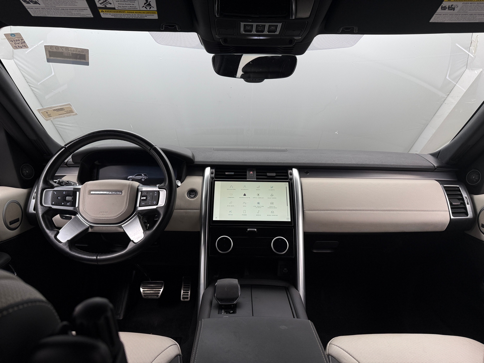 Thumbnail: 2023 Land Rover Discovery - 2