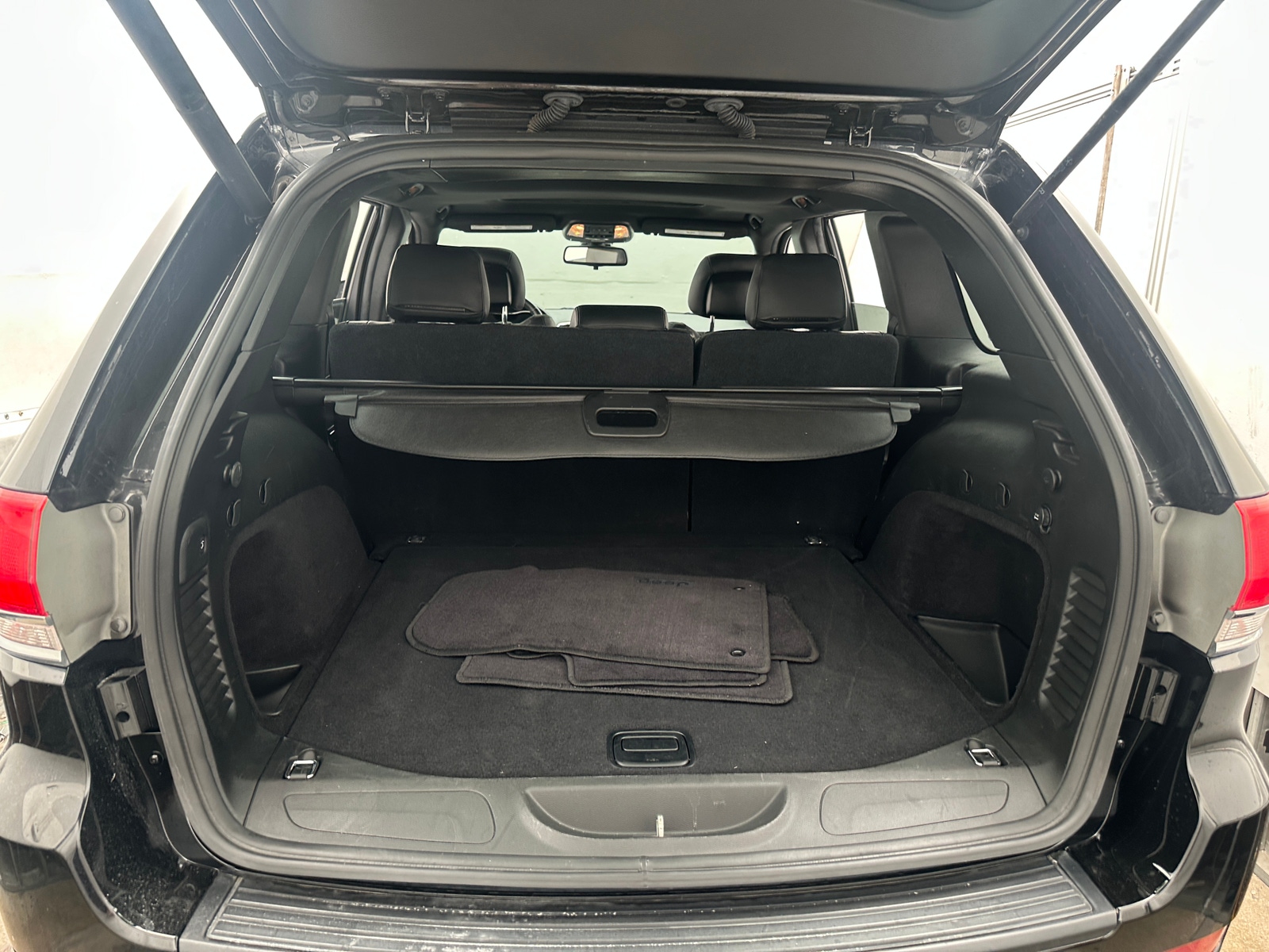 Thumbnail: 2015 Jeep Grand Cherokee - 7