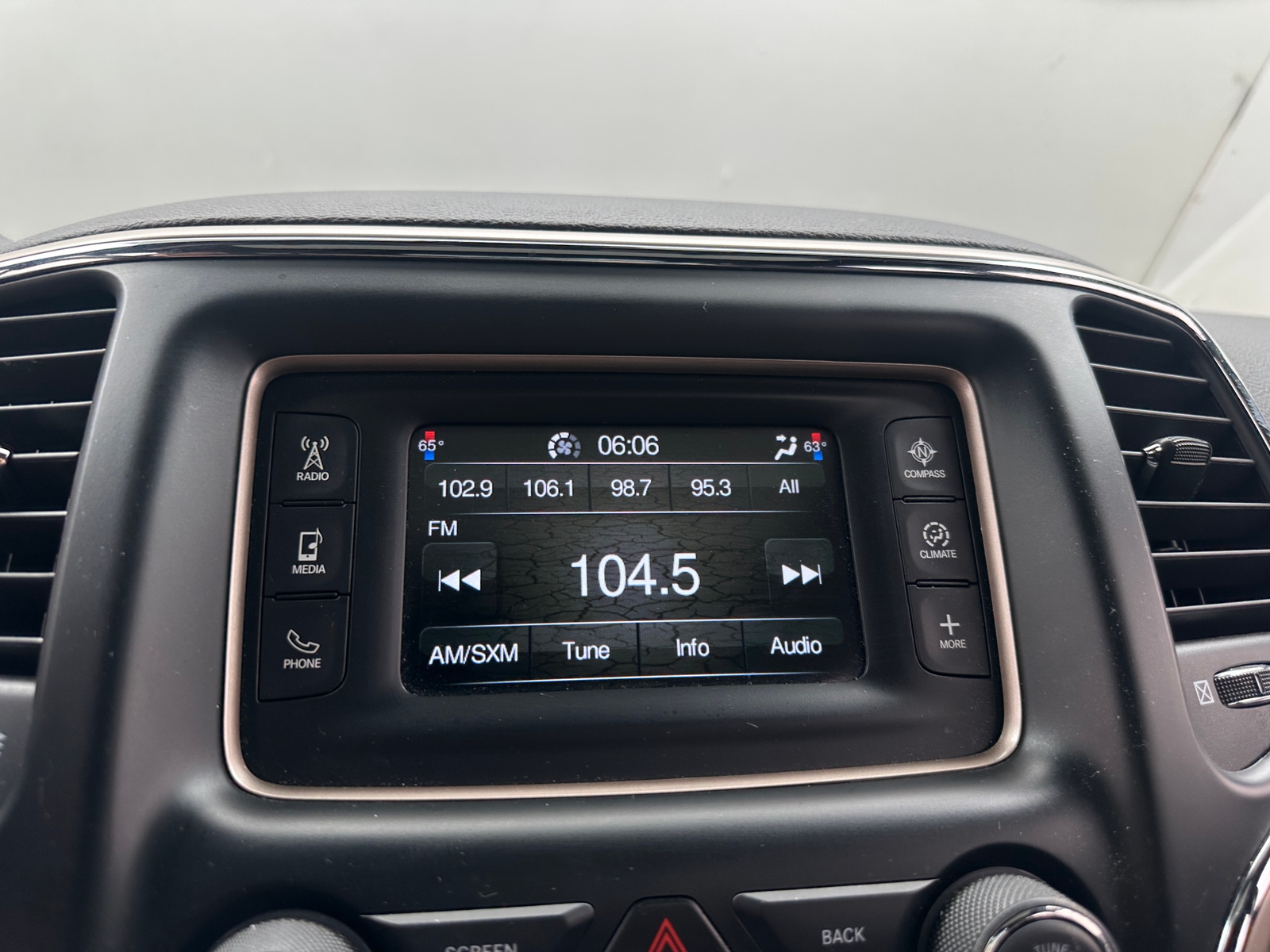 Thumbnail: 2015 Jeep Grand Cherokee - 4