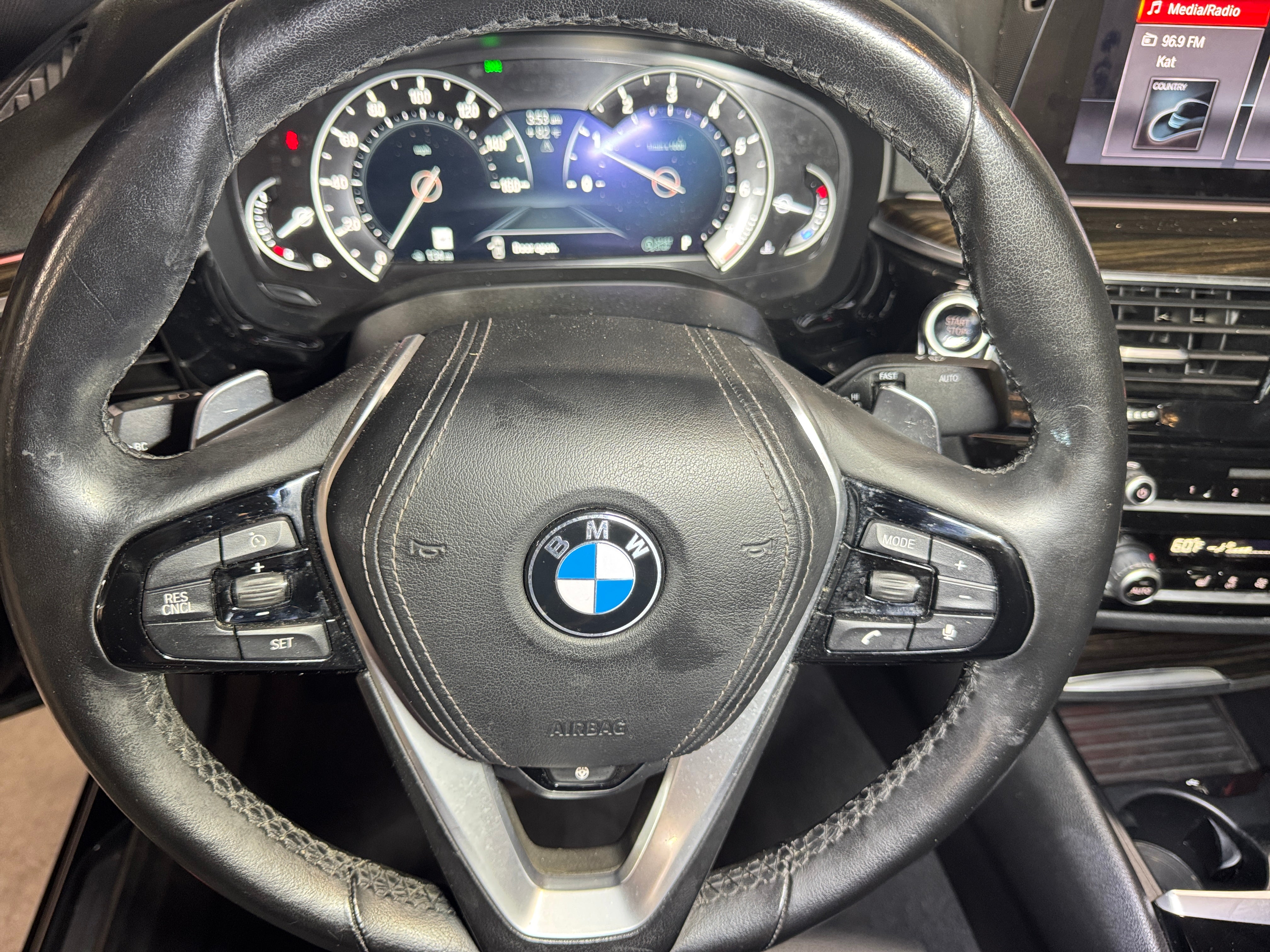 2019 BMW 5 Series 530i - Photo 8