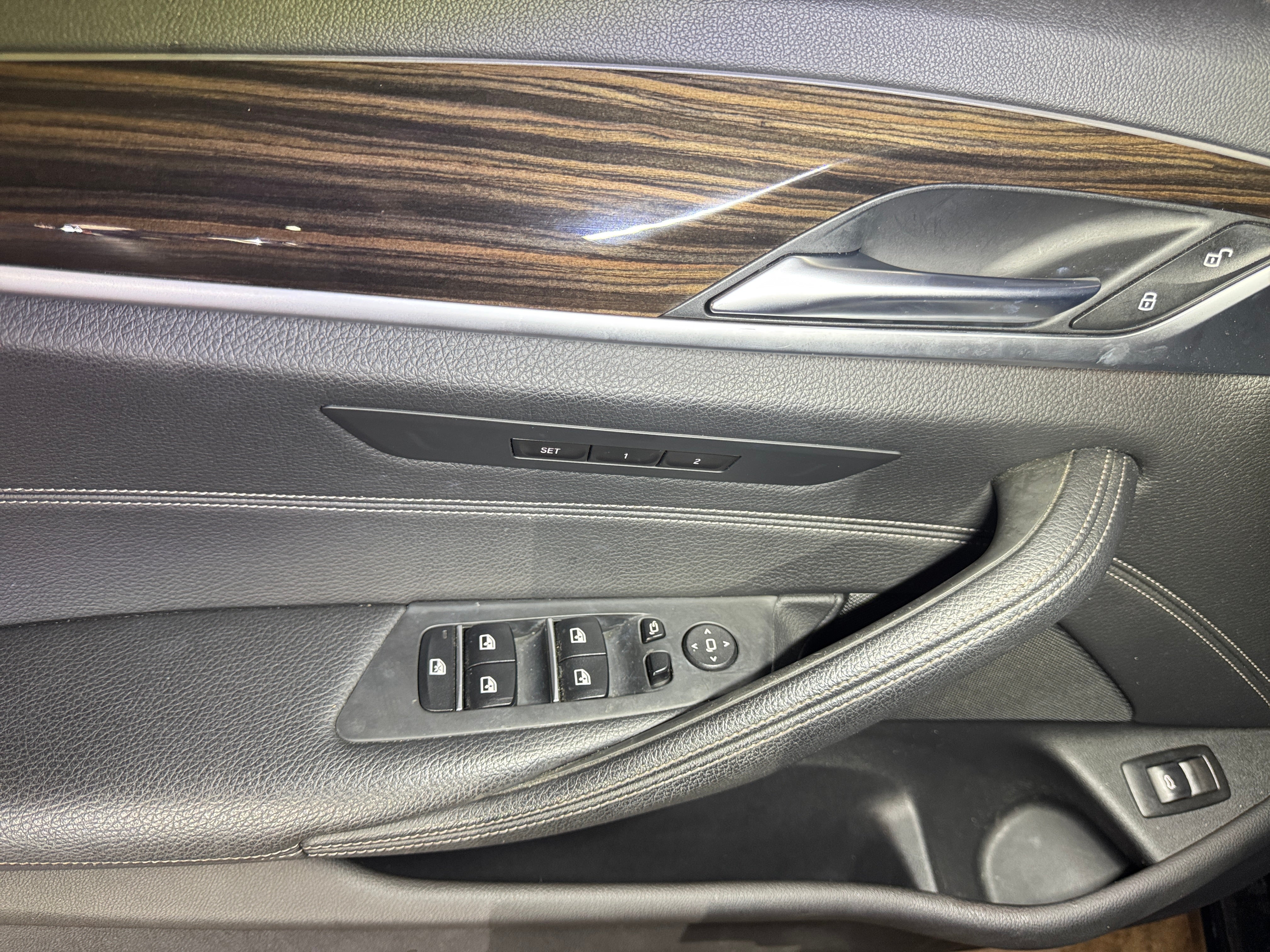 2019 BMW 5 Series 530i - Photo 2
