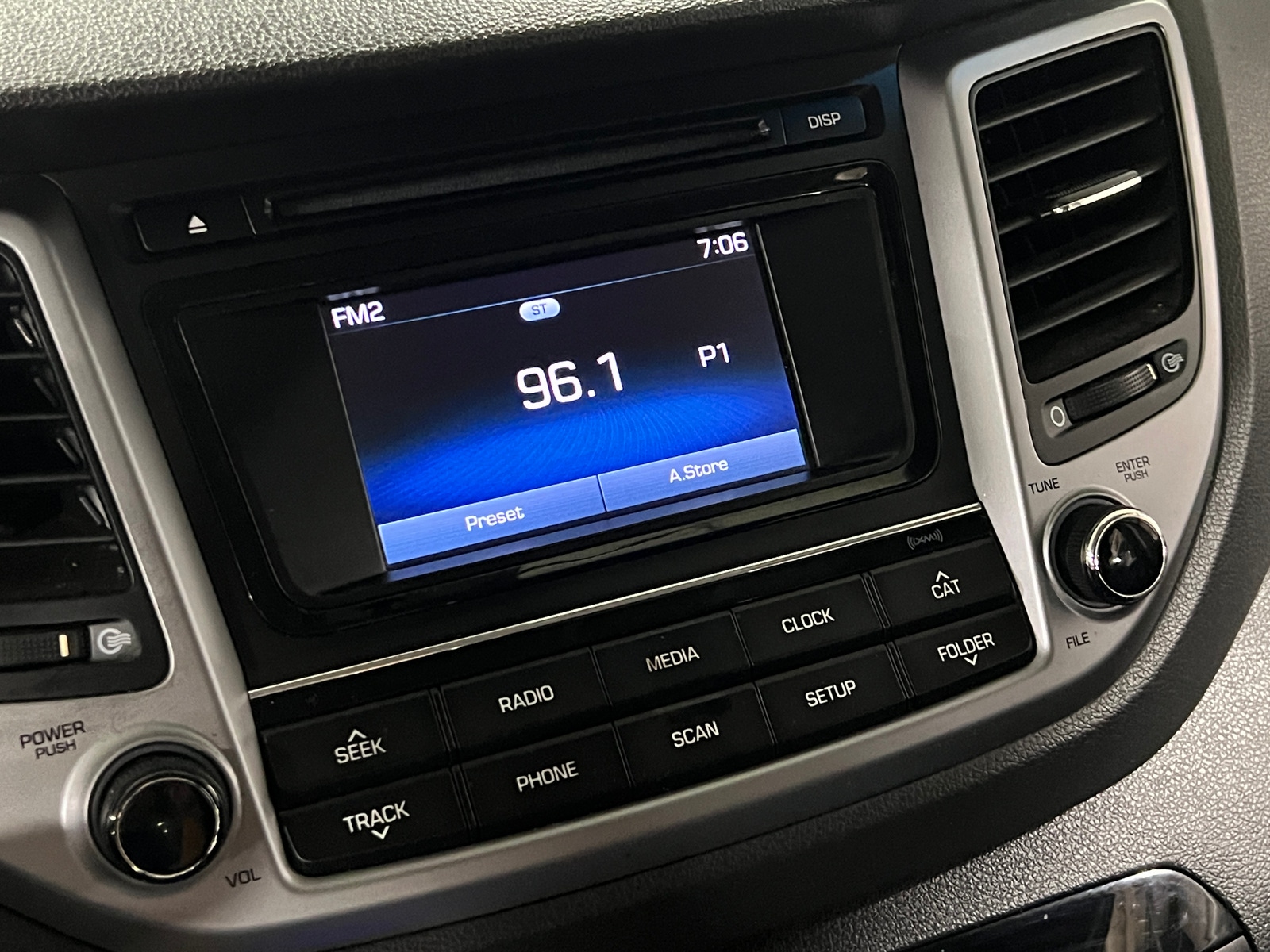 Thumbnail: 2016 Hyundai Tucson - 4