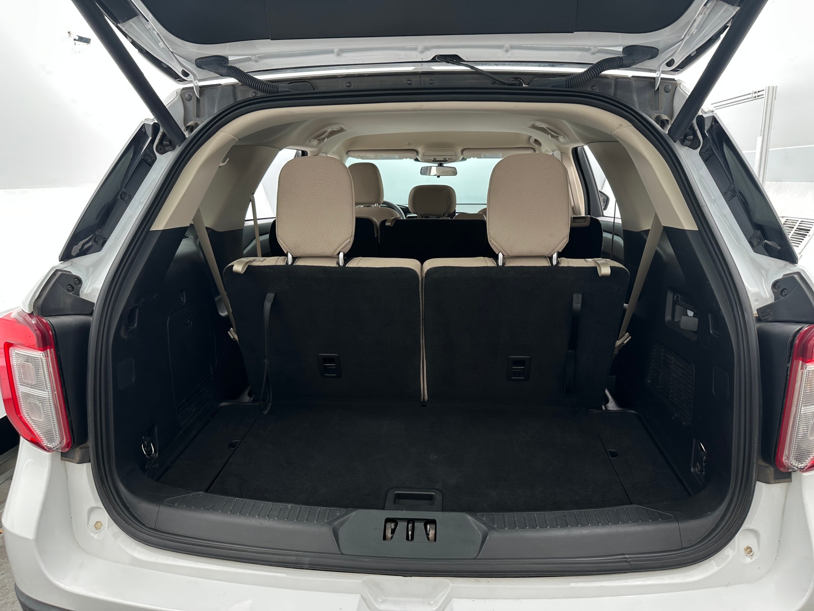 Thumbnail: 2021 Ford Explorer - 7