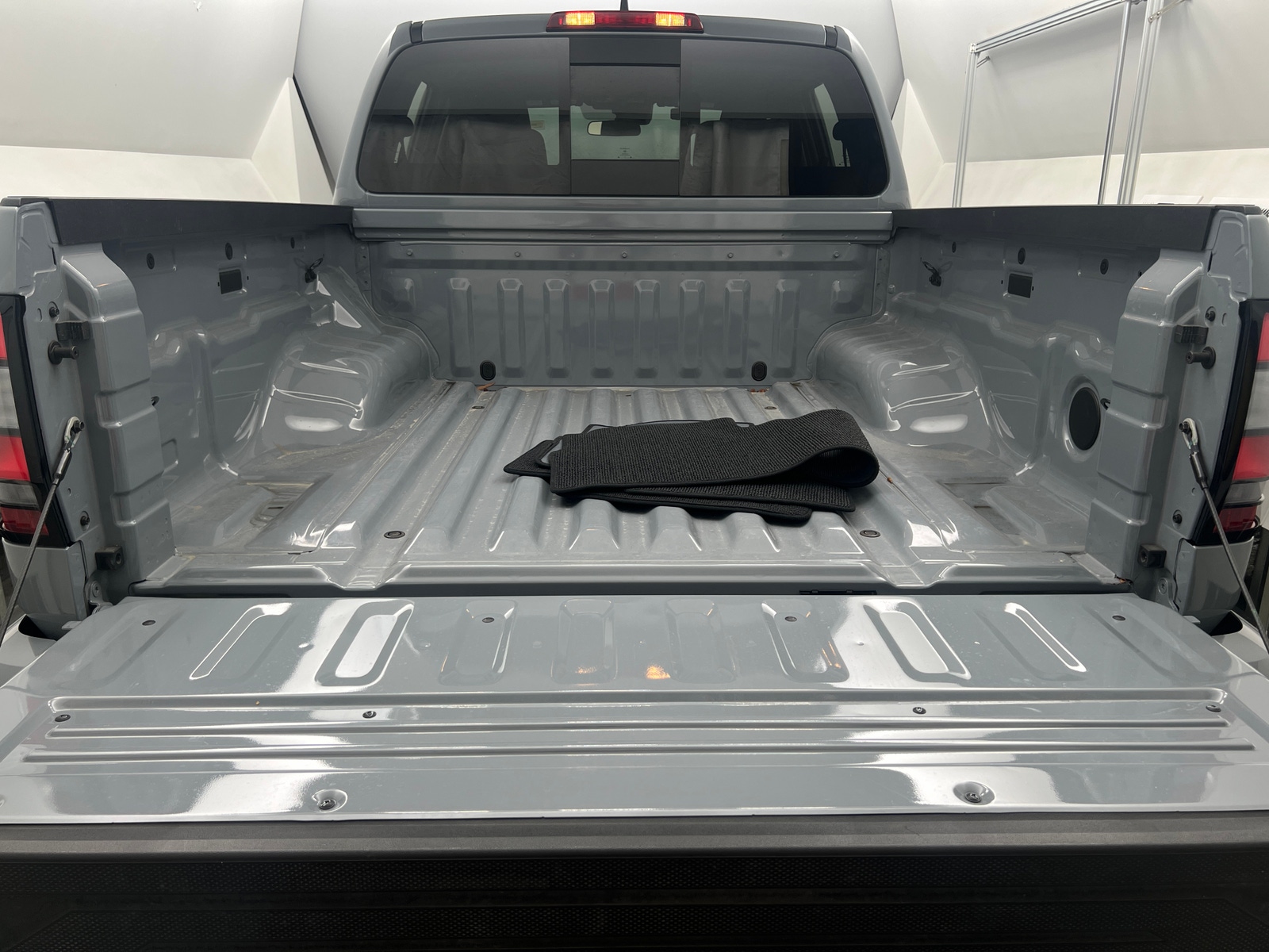 Thumbnail: 2025 Nissan Frontier - 7