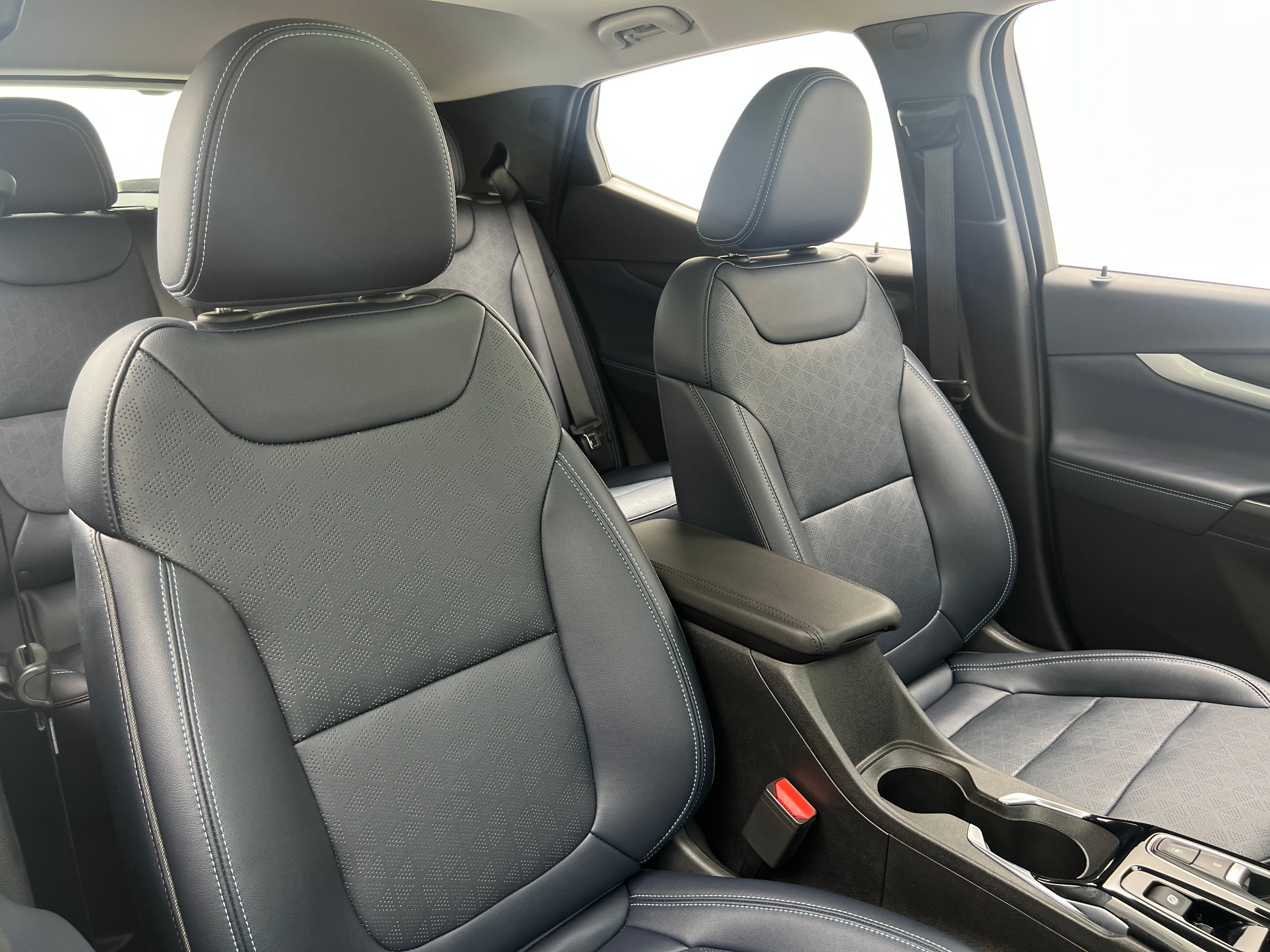 Used 2023 Chevrolet Bolt EUV Premier with VIN 1G1FZ6S00P4131750 for sale in Oak Creek, WI