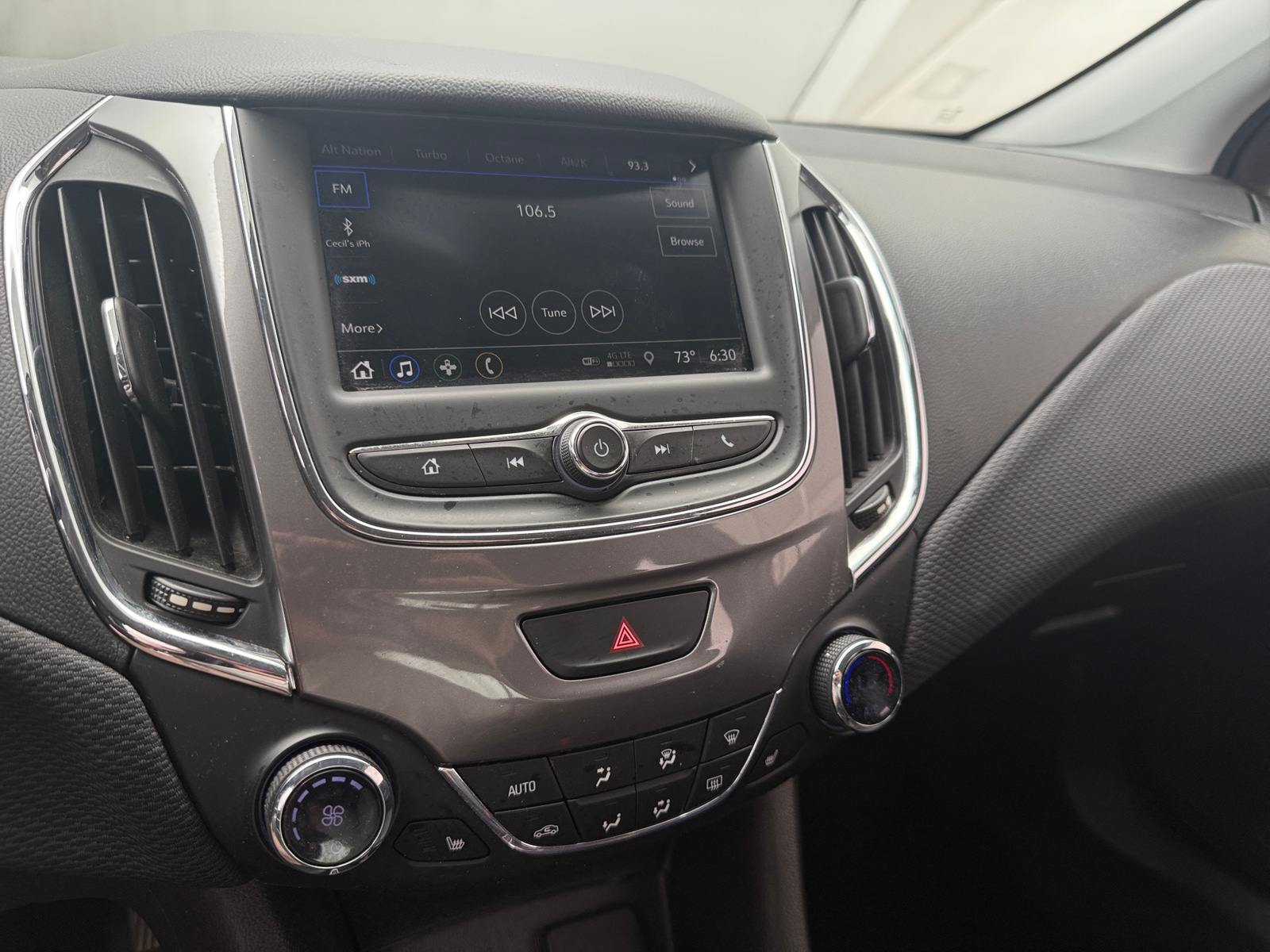 Thumbnail: 2019 Chevrolet Cruze - 4