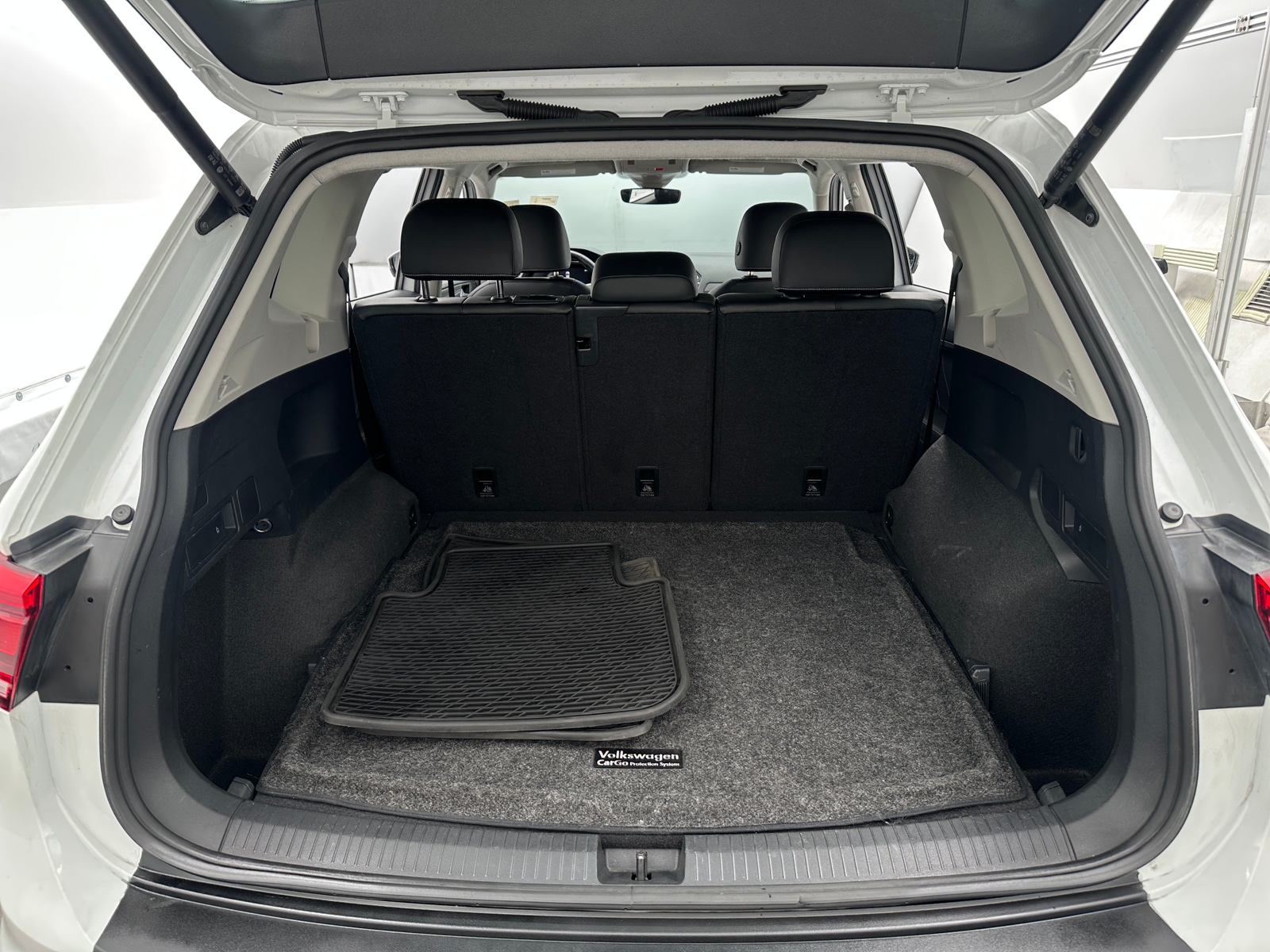 Thumbnail: 2024 Volkswagen Tiguan - 6
