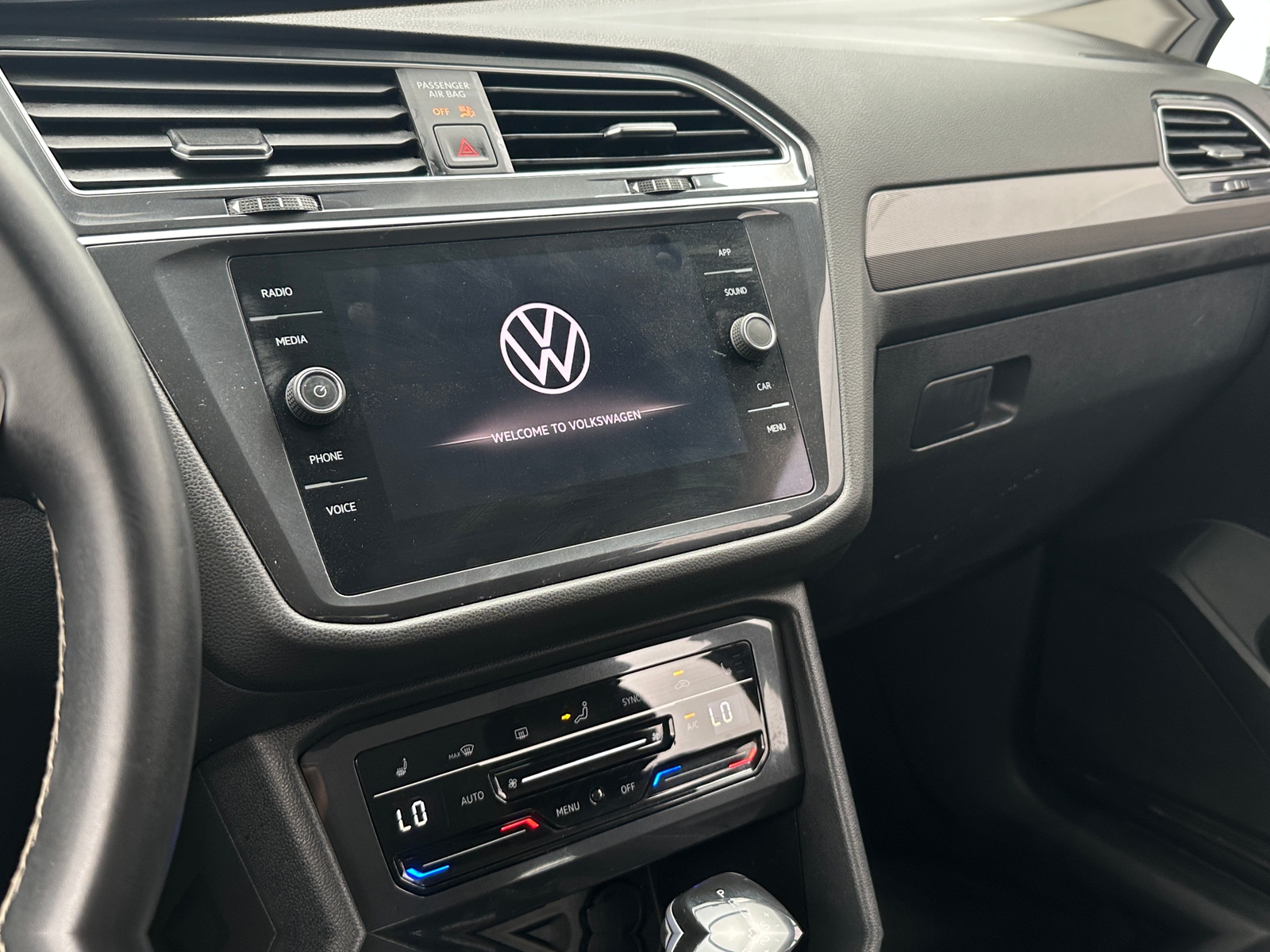 Thumbnail: 2024 Volkswagen Tiguan - 3