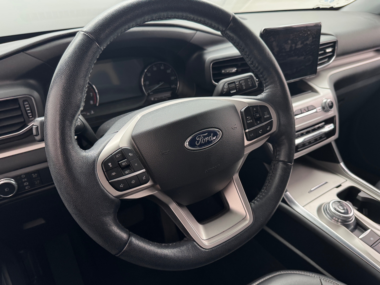 Thumbnail: 2022 Ford Explorer - 5