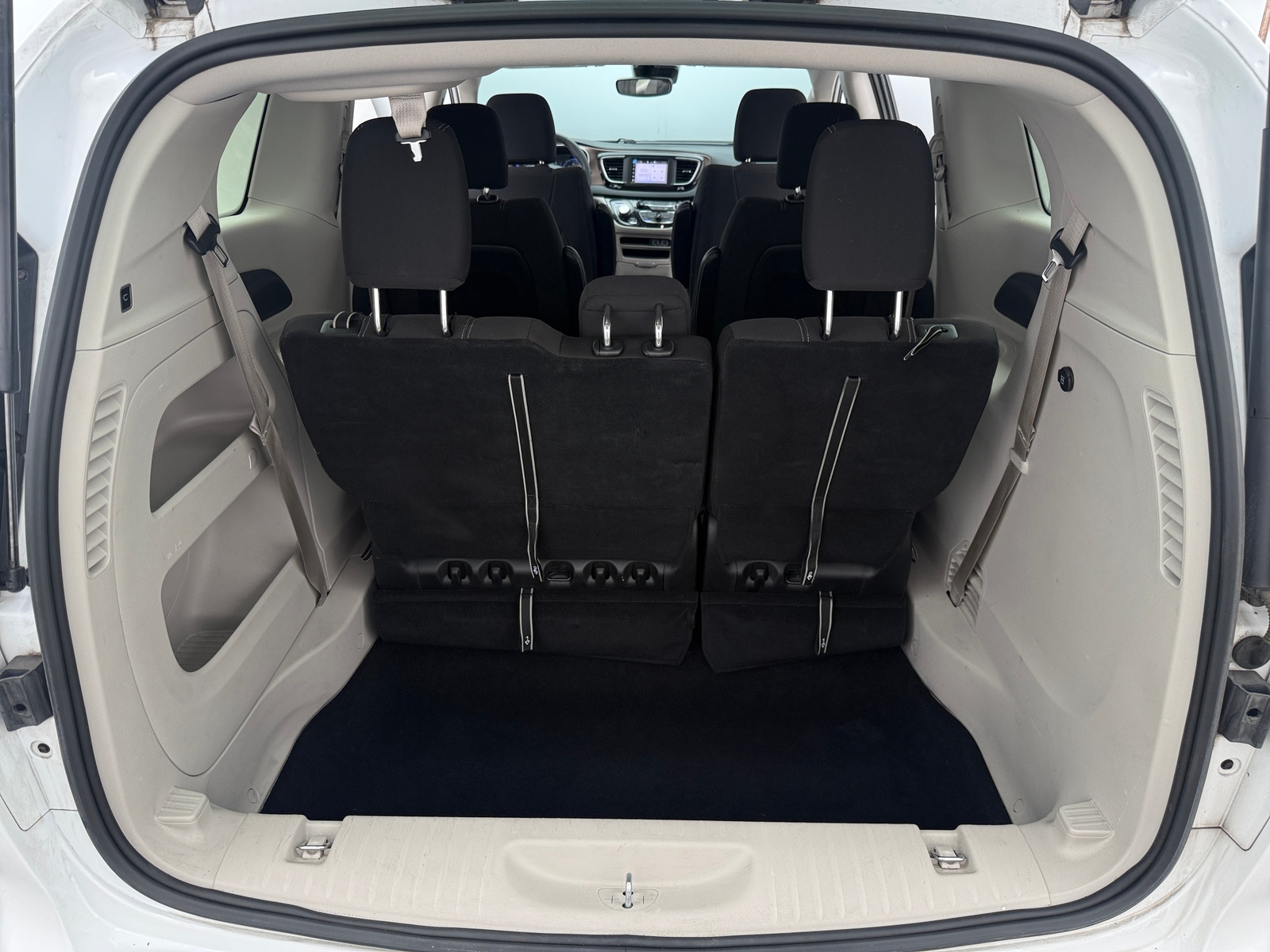 Thumbnail: 2024 Chrysler Voyager - 7