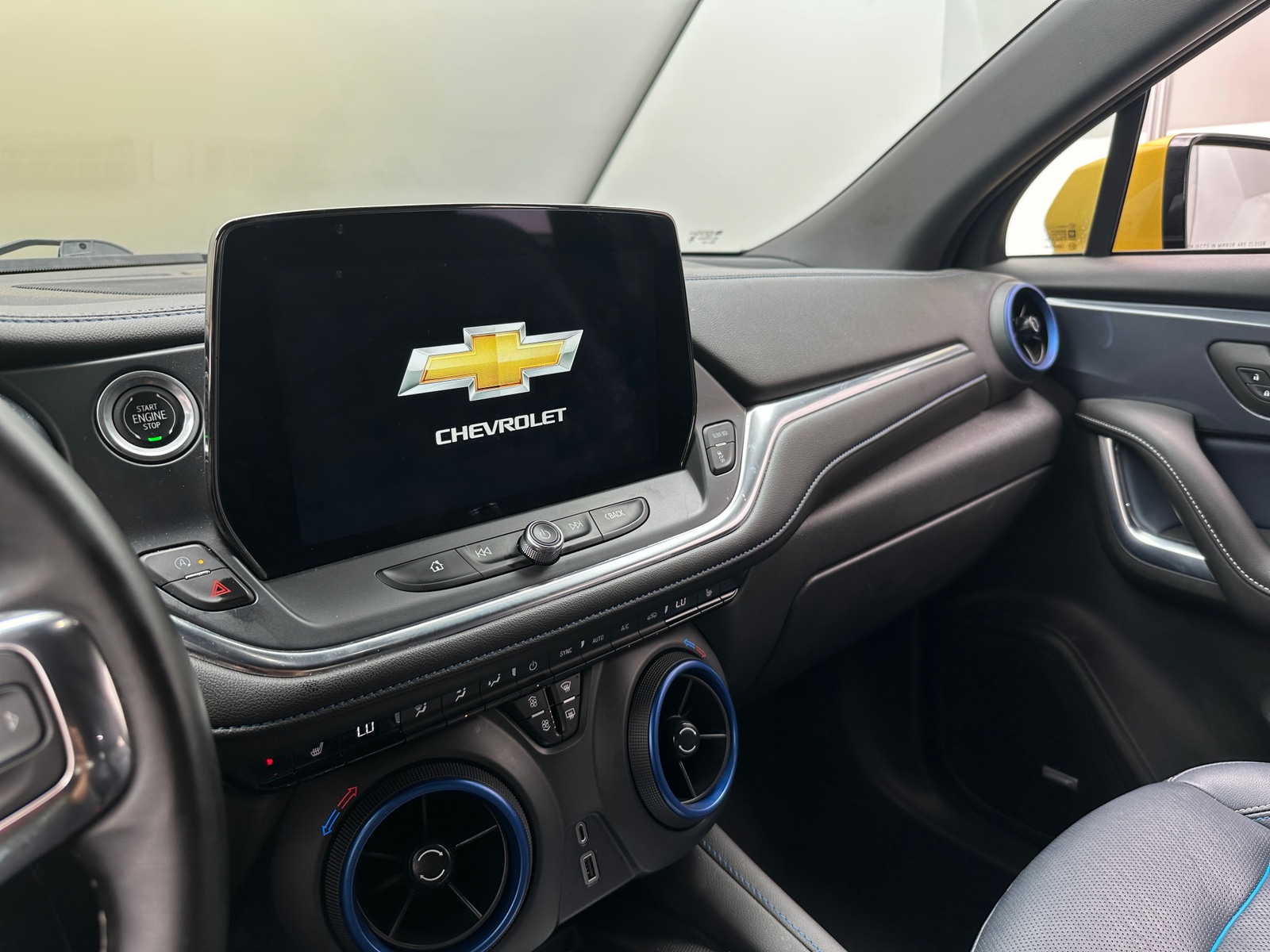 Thumbnail: 2023 Chevrolet Blazer - 3