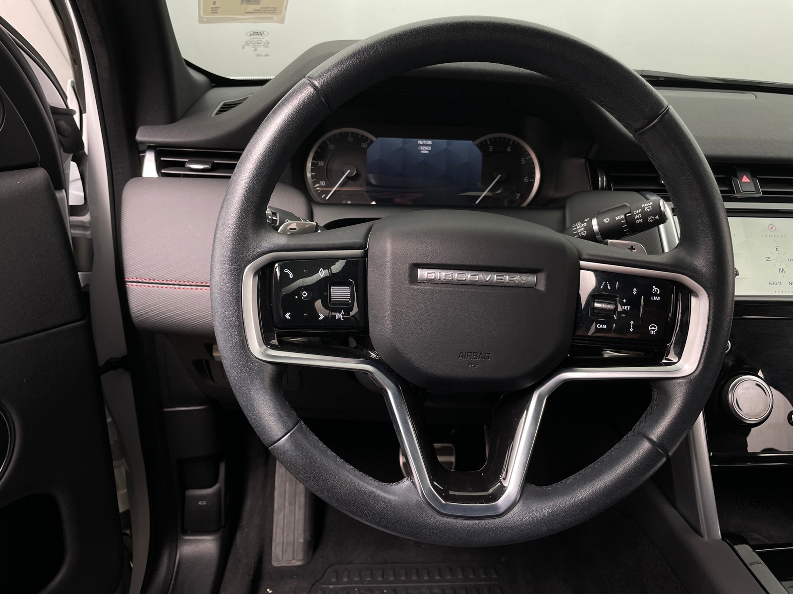 Thumbnail: 2023 Land Rover Discovery Sport - 4