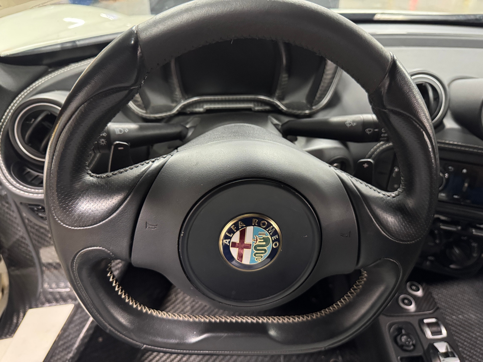 Thumbnail: 2015 Alfa Romeo 4C - 4