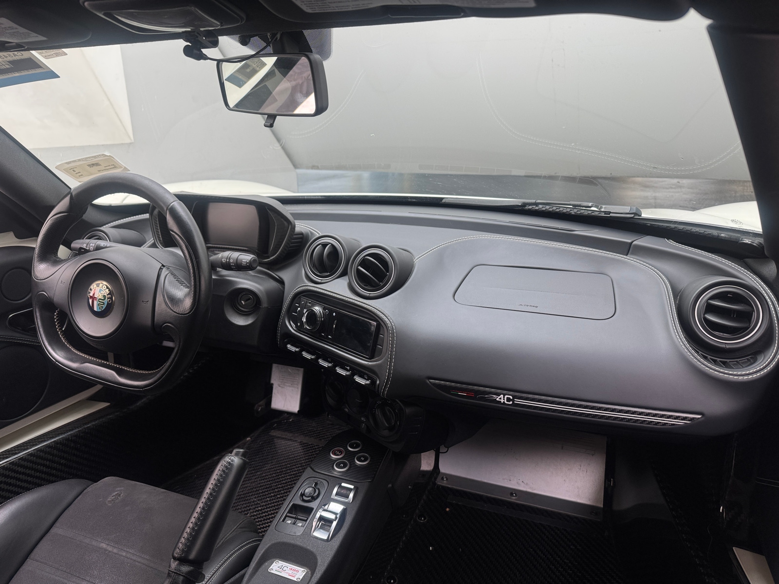 Thumbnail: 2015 Alfa Romeo 4C - 2