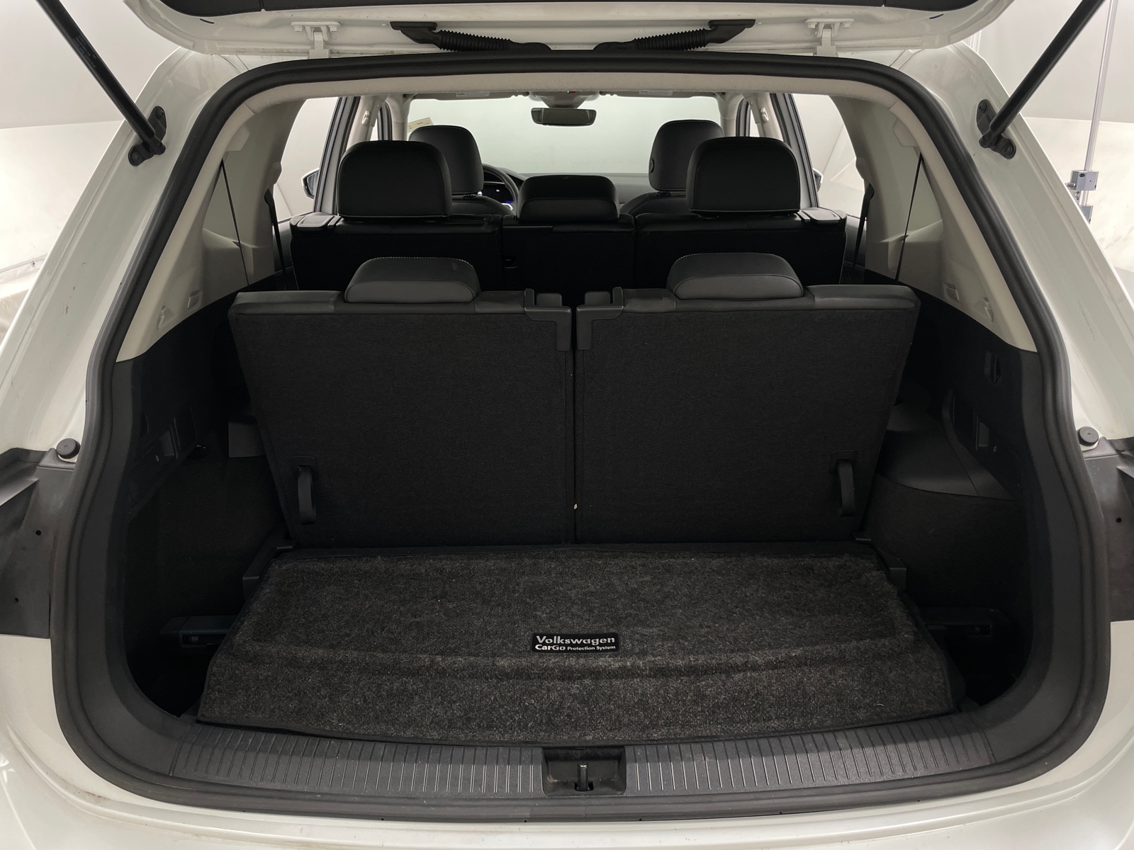 Thumbnail: 2023 Volkswagen Tiguan - 6