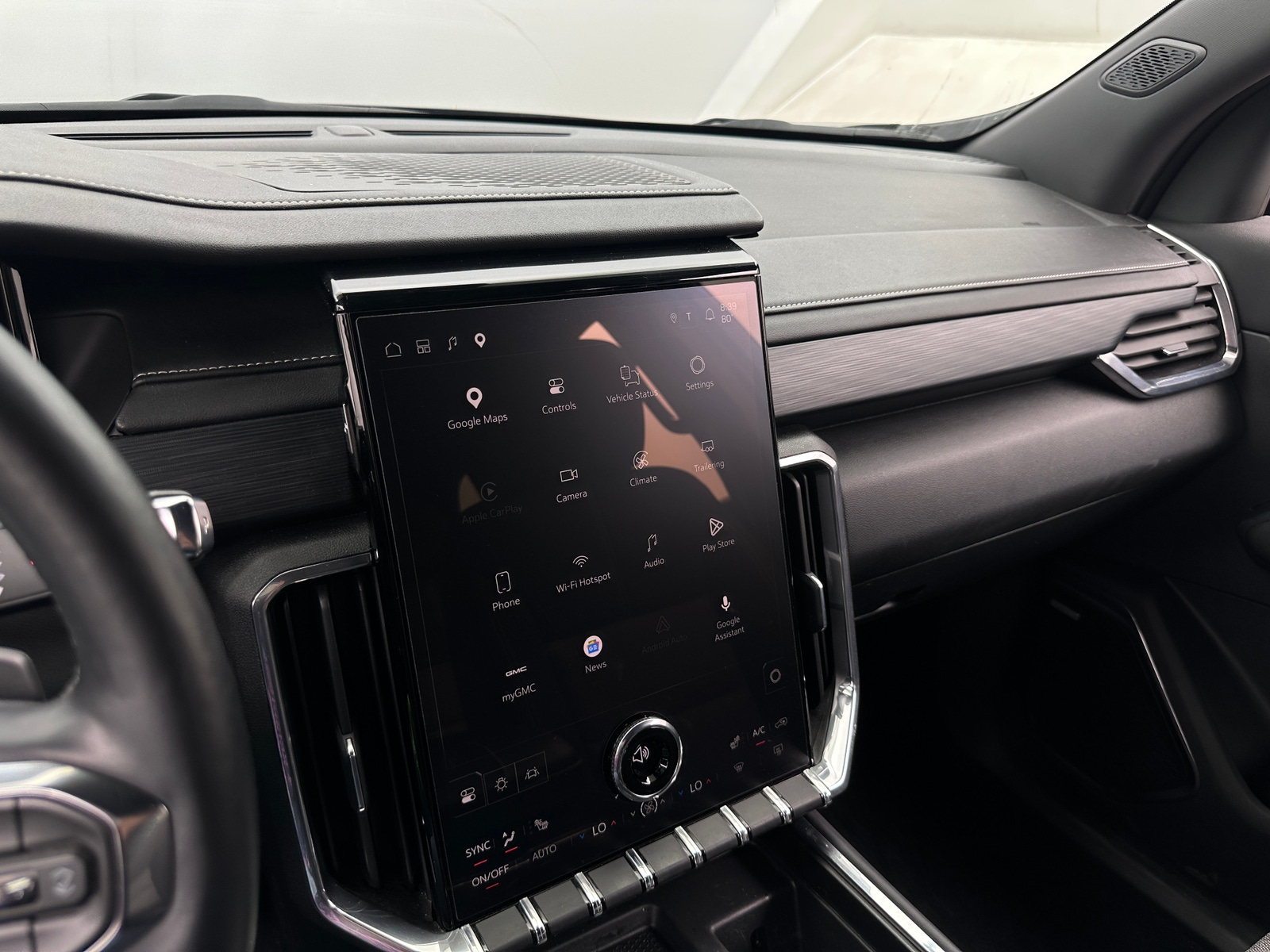 Thumbnail: 2025 GMC Acadia - 4