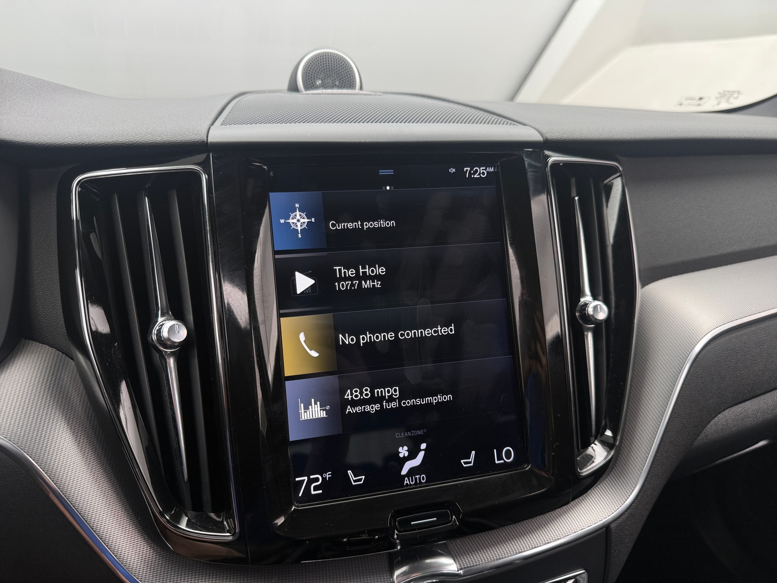 Thumbnail: 2018 Volvo XC60 - 3