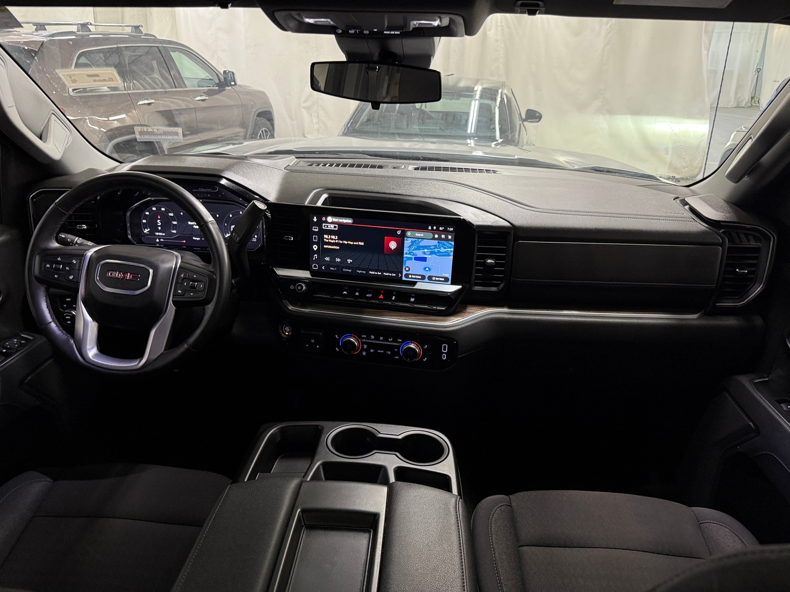 Thumbnail: 2025 GMC Sierra 1500 - 3