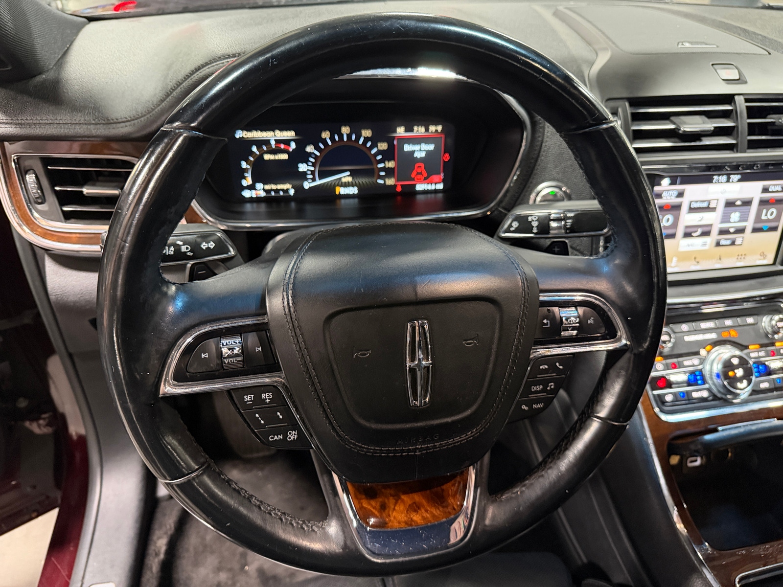 Thumbnail: 2017 Lincoln Continental - 4