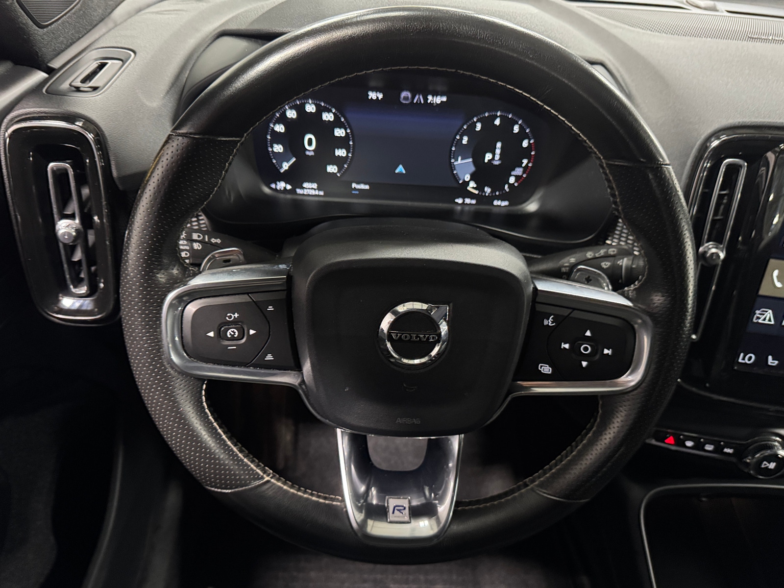 Thumbnail: 2019 Volvo XC40 - 4