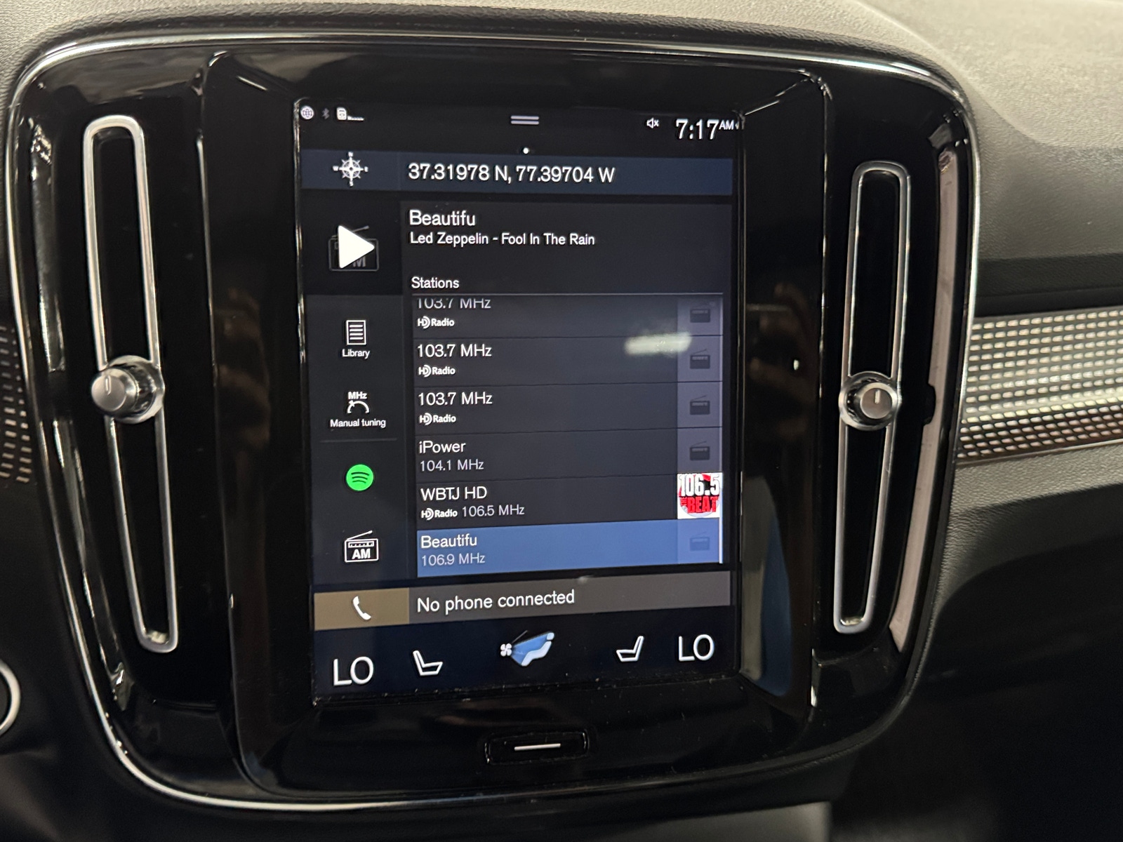 Thumbnail: 2019 Volvo XC40 - 3