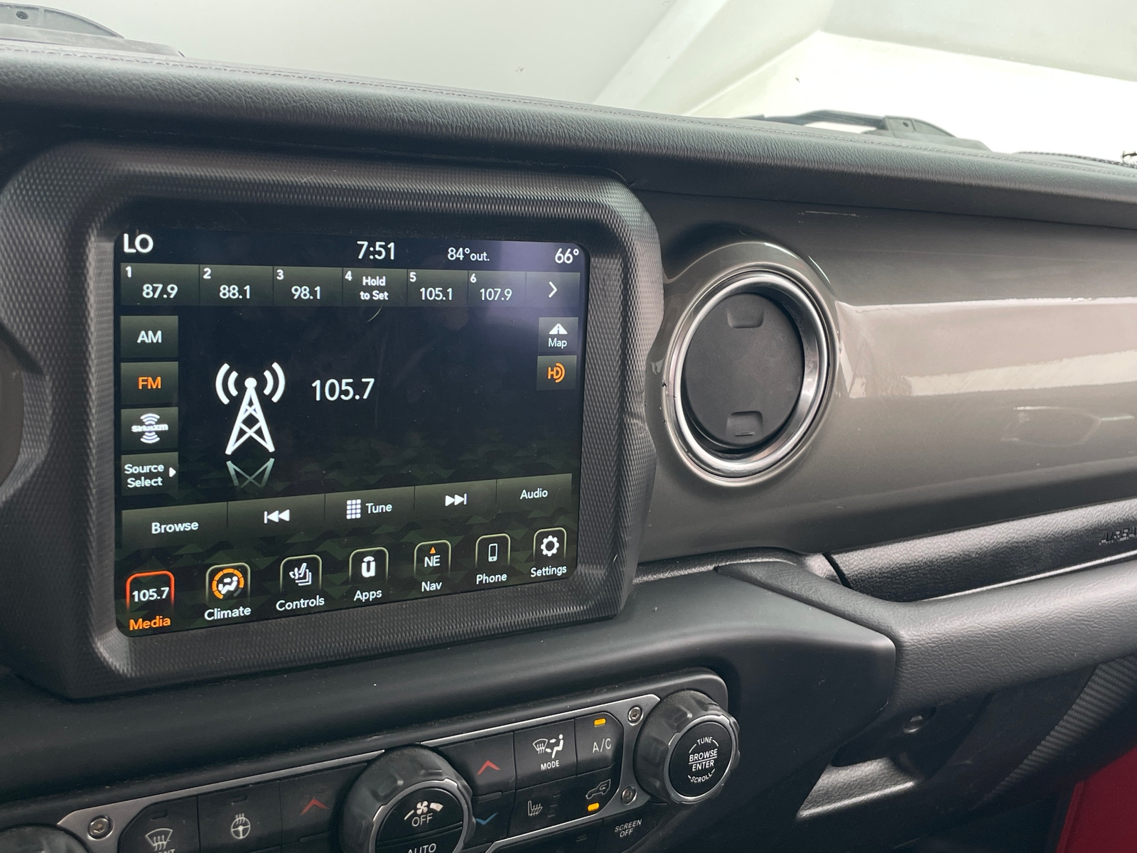 Thumbnail: 2022 Jeep Gladiator - 4