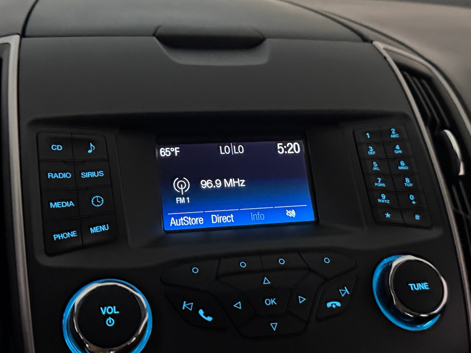 Thumbnail: 2017 Ford Edge - 4