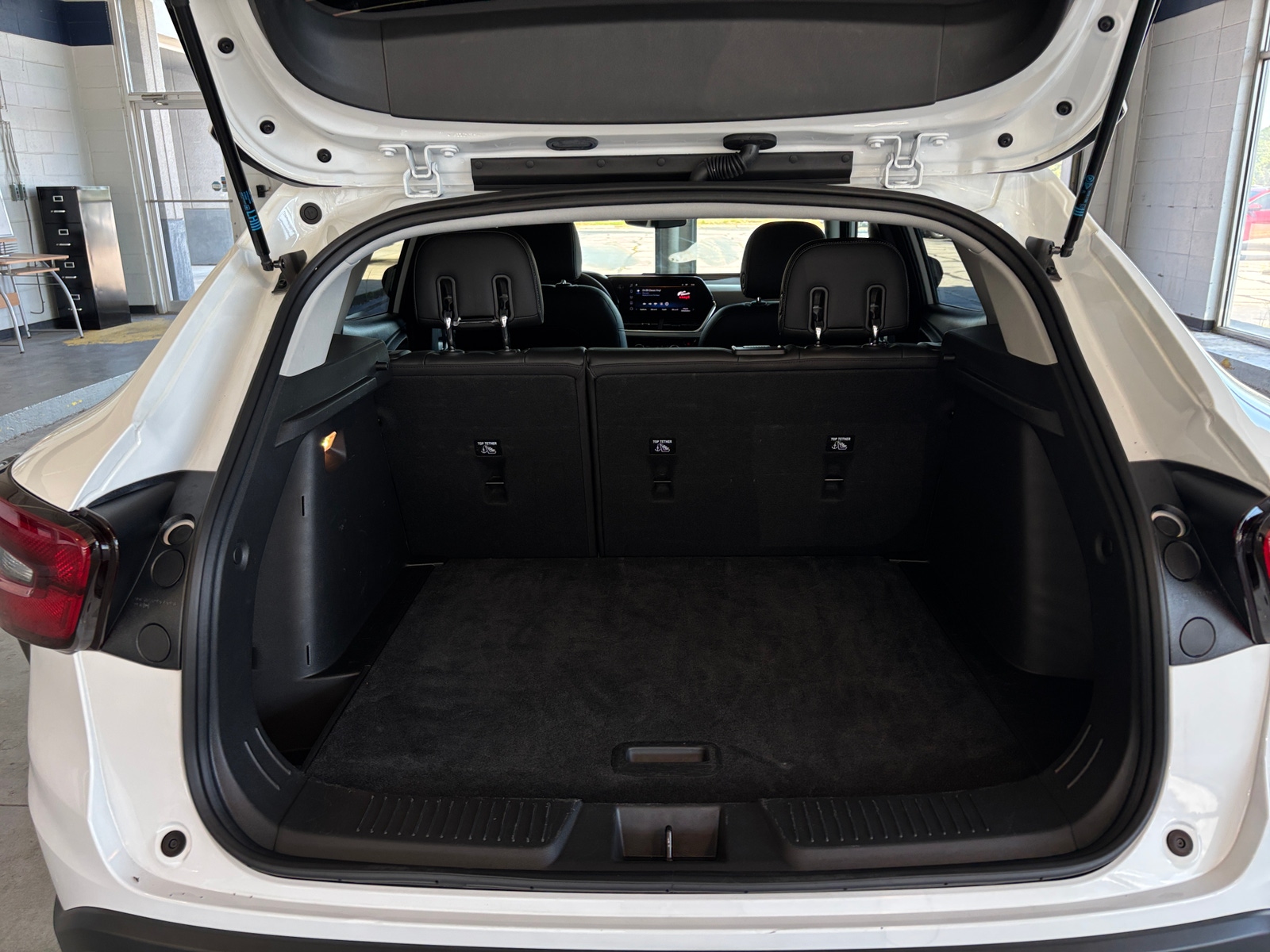 Thumbnail: 2025 Chevrolet Trax - 6