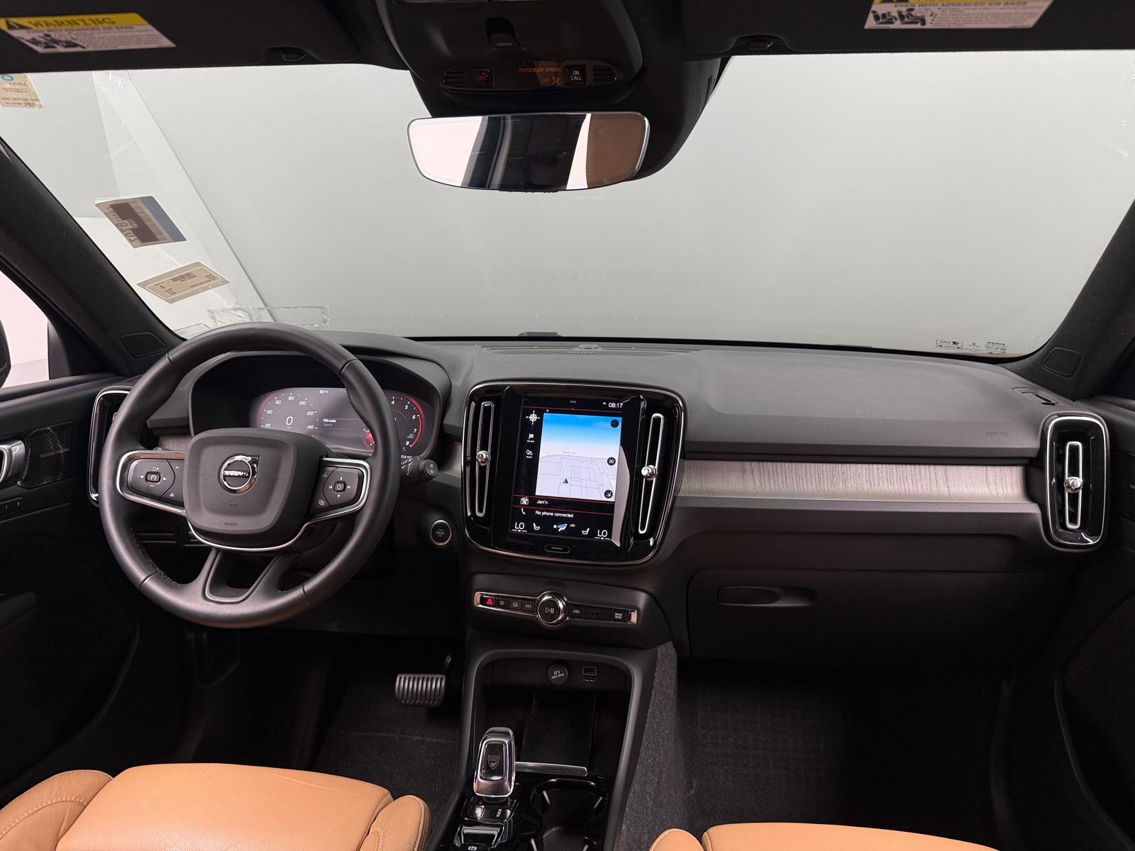 Thumbnail: 2022 Volvo XC40 - 2