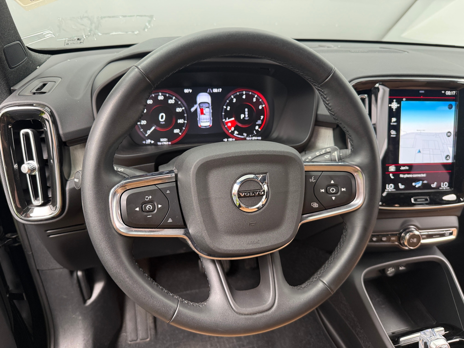 Thumbnail: 2022 Volvo XC40 - 4