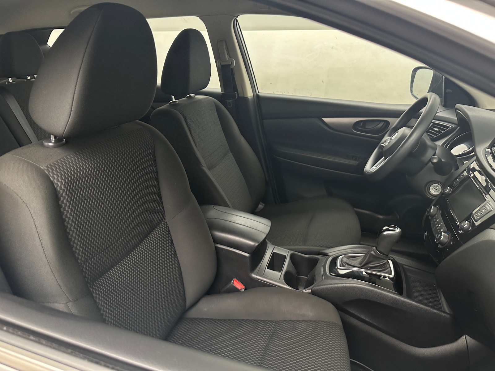 Thumbnail: 2021 Nissan Rogue Sport - 2