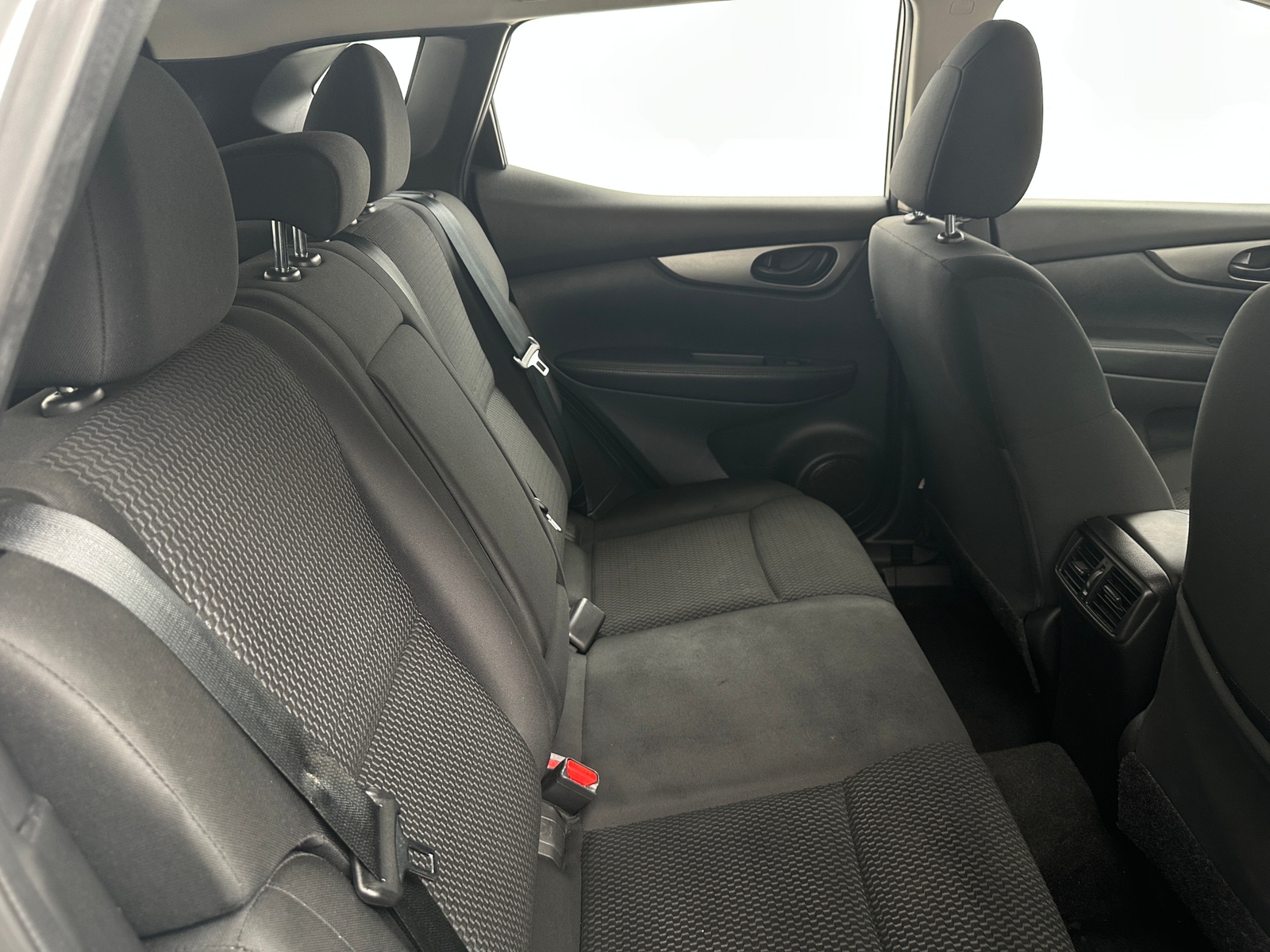 Thumbnail: 2021 Nissan Rogue Sport - 6